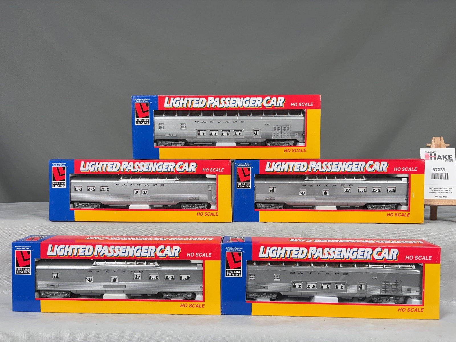 5 Life-Like Trains AT&SF Lighted Dining Car & Dome Cars w/OB - 2
