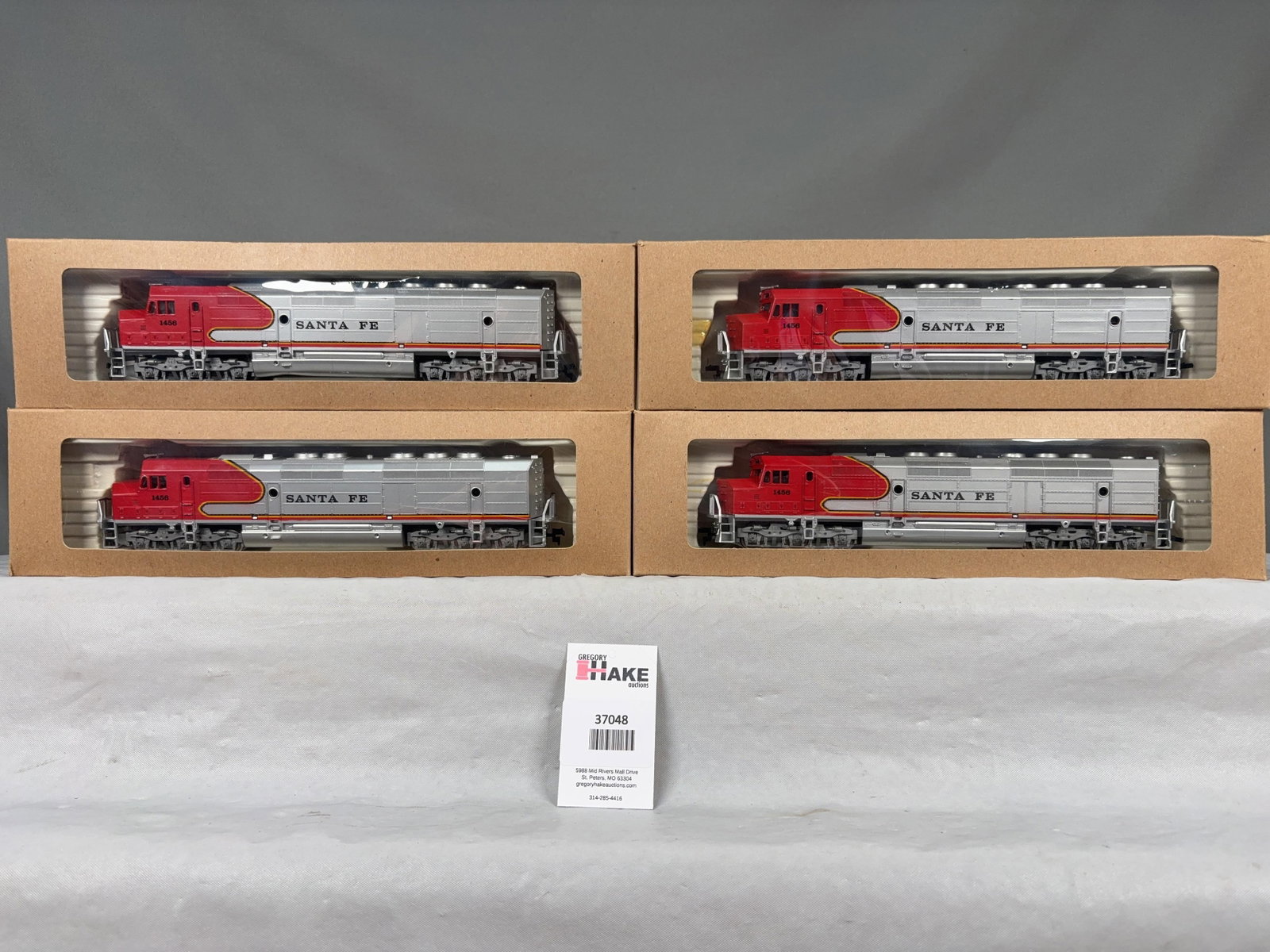 4 Santa Fe Locomotives. - 2