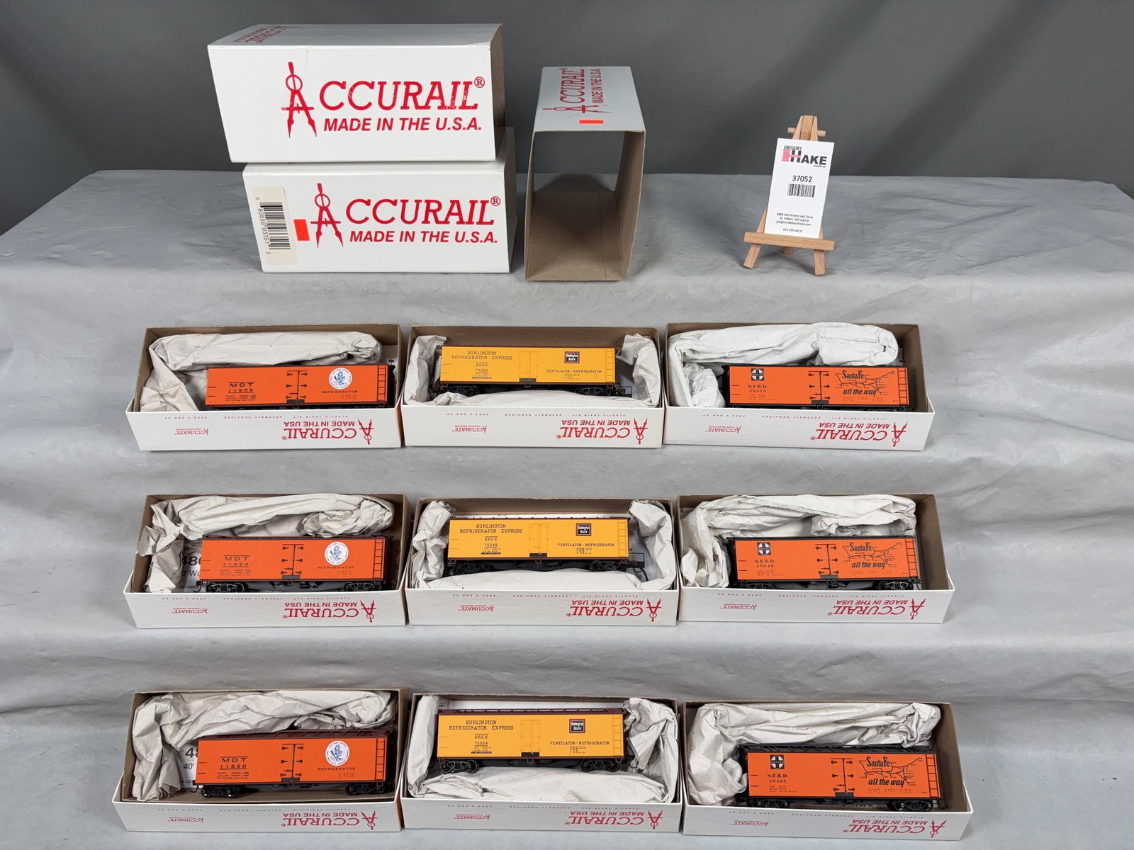 9 Accurail Freight Cars w/OB. - 2
