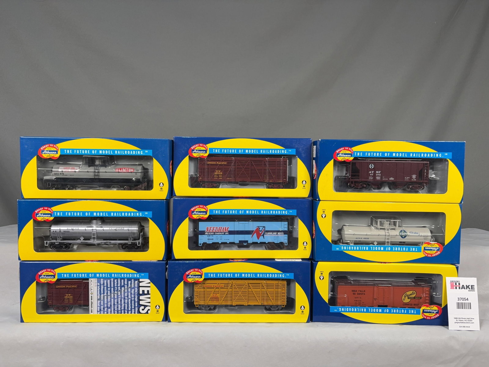 9 Athearn Freight Cars w/OB - 2