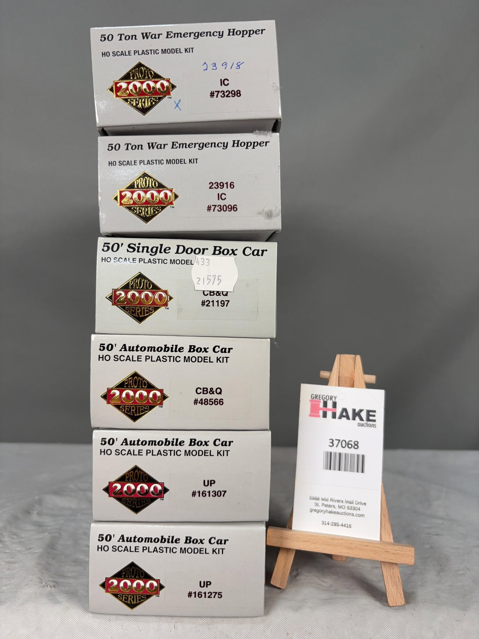 Proto 2000 Series Box Cars & Hoppers w/OB: Proto 2000 Series Box Cars & Hoppers w/OB.� Please see Photos for details, C9. � Size 10x11x4