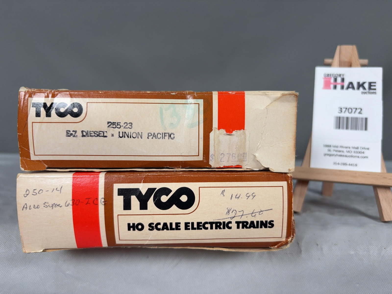 2 Tyco Locomotives 255-23, 250-14 w/OB: 2 Tyco Locomotives 255-23, 250-14 w/OB.� Please see Photos for details. � Size 15x6x3