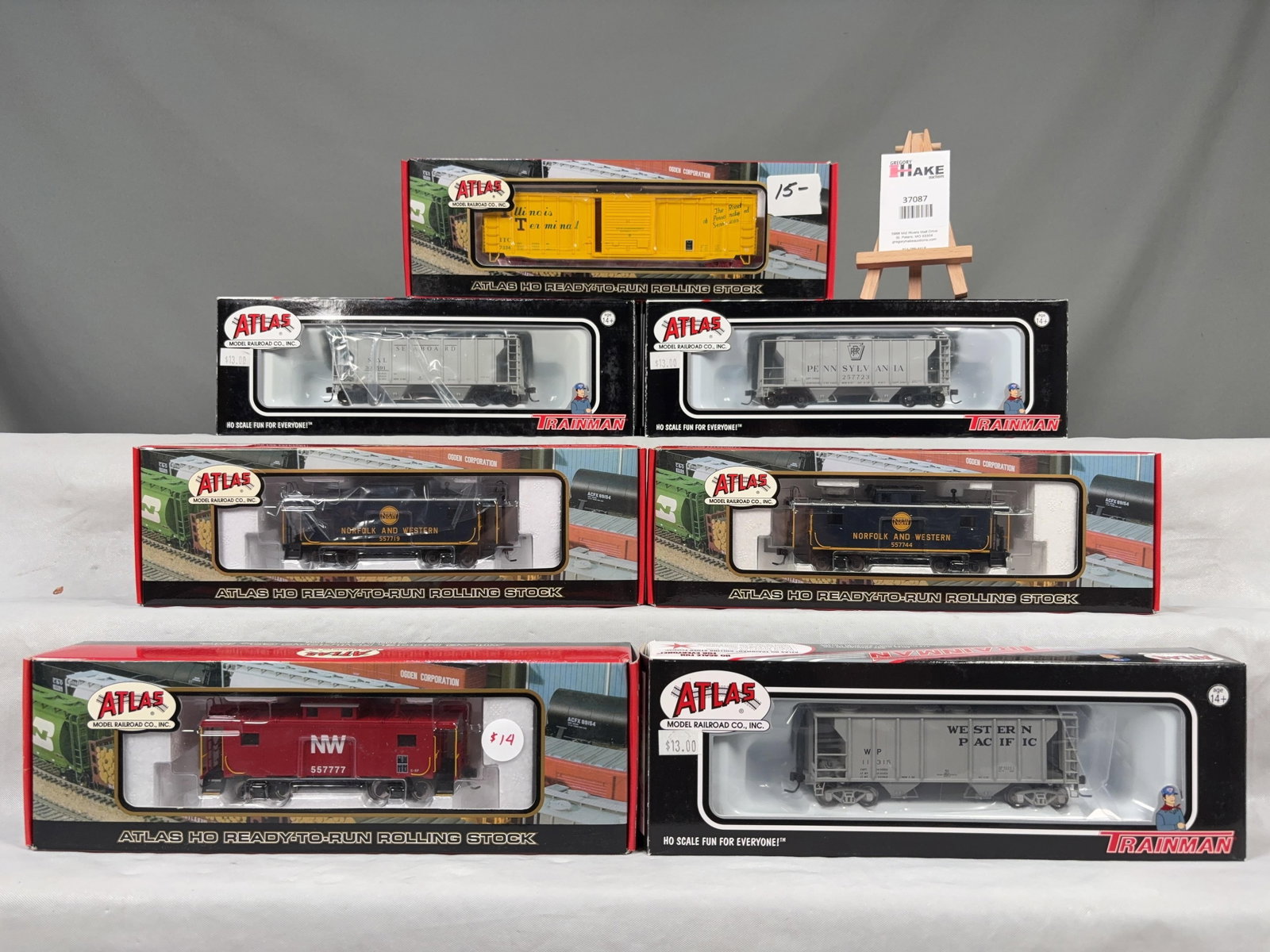 7 Atlas Hoppers, Caboose & Boxcar w/OB - 2
