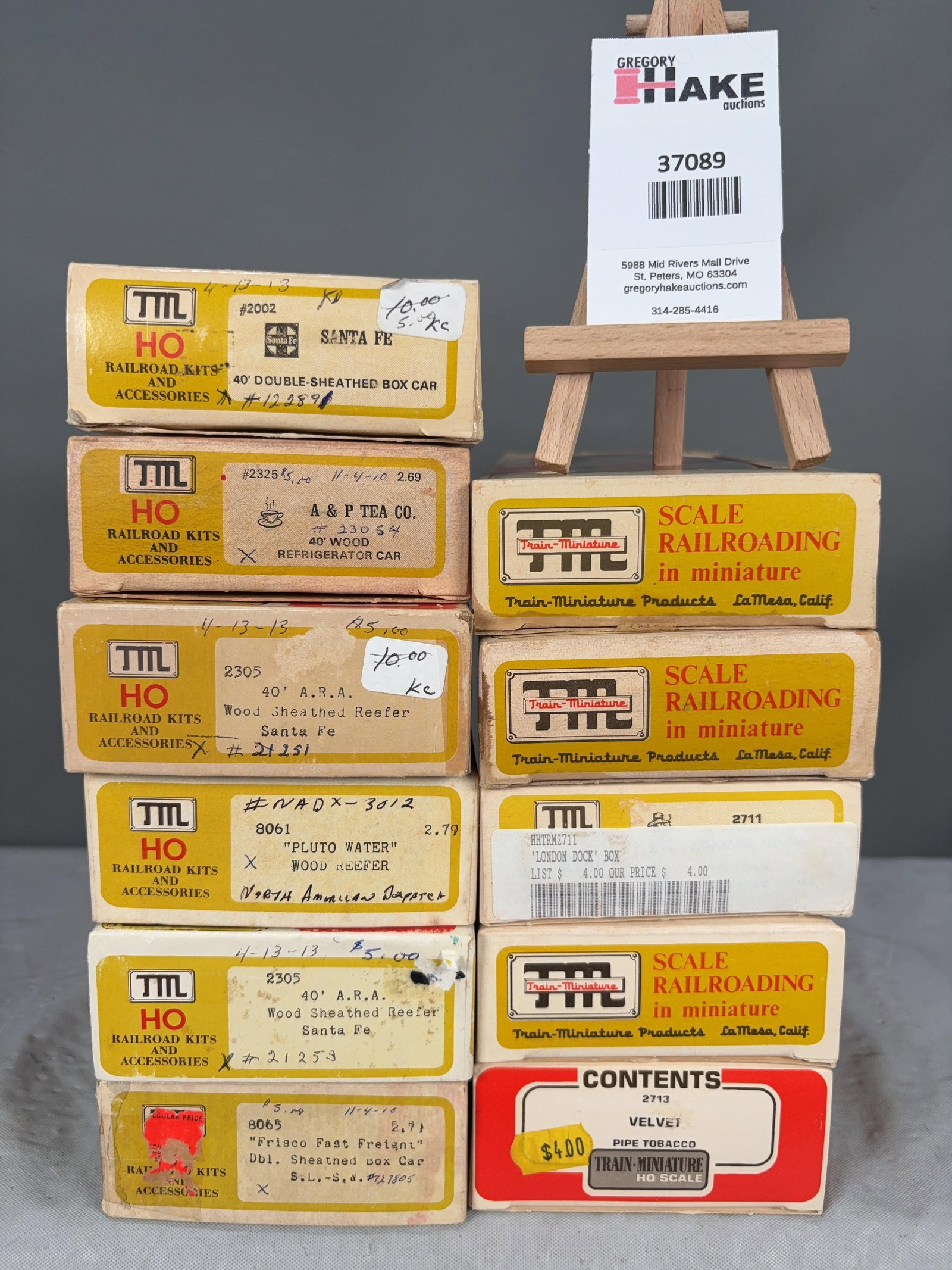 11 Train-Miniature Freight Cars w/OB: 11 Train-Miniature Freight Cars w/OB.� Please see Photos for details. � Size 9x8x10