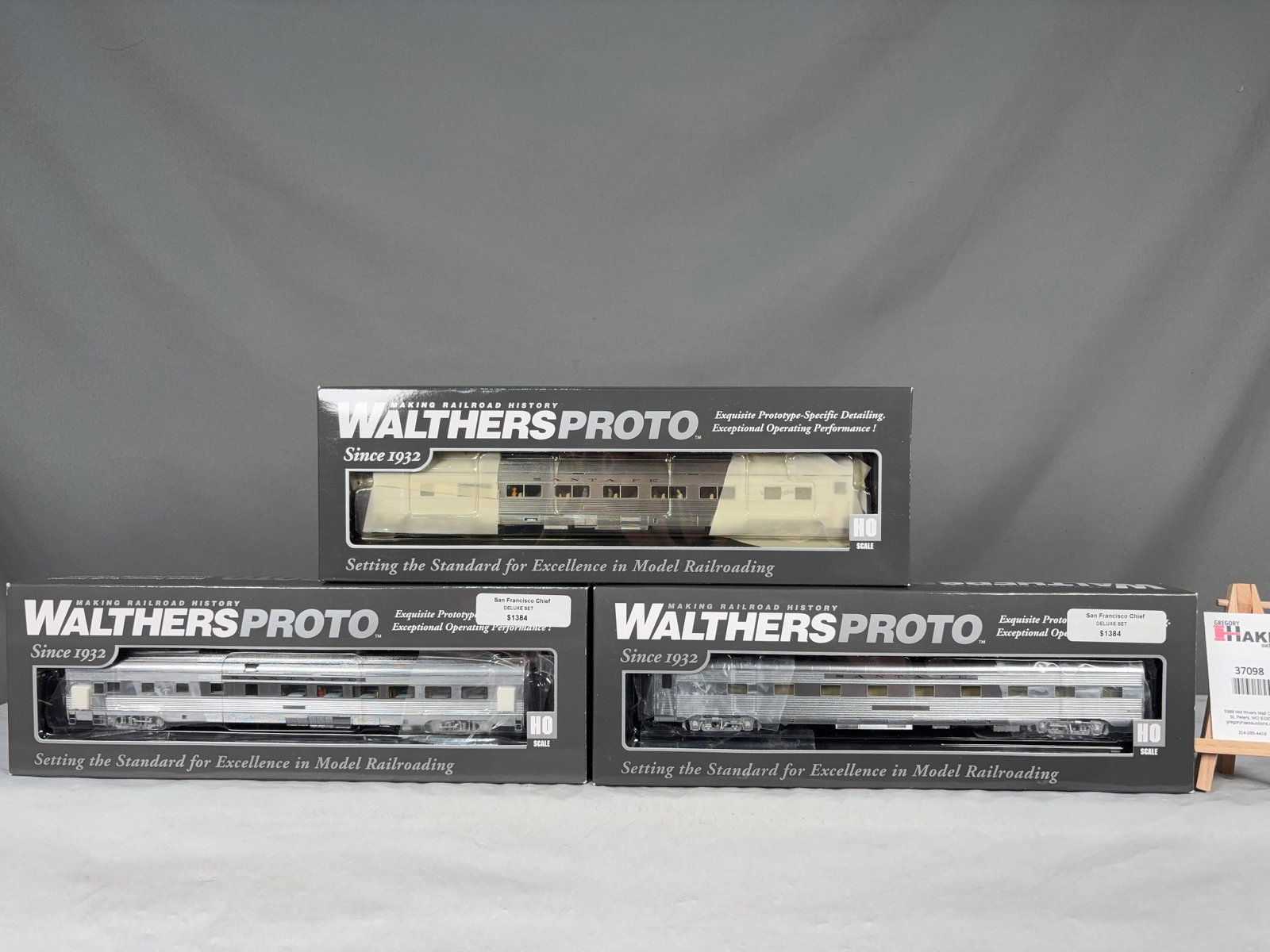 3 Walthers Proto Deluxe Santa Fe Coach, Diner & Sleeper Cars w/OB - 2