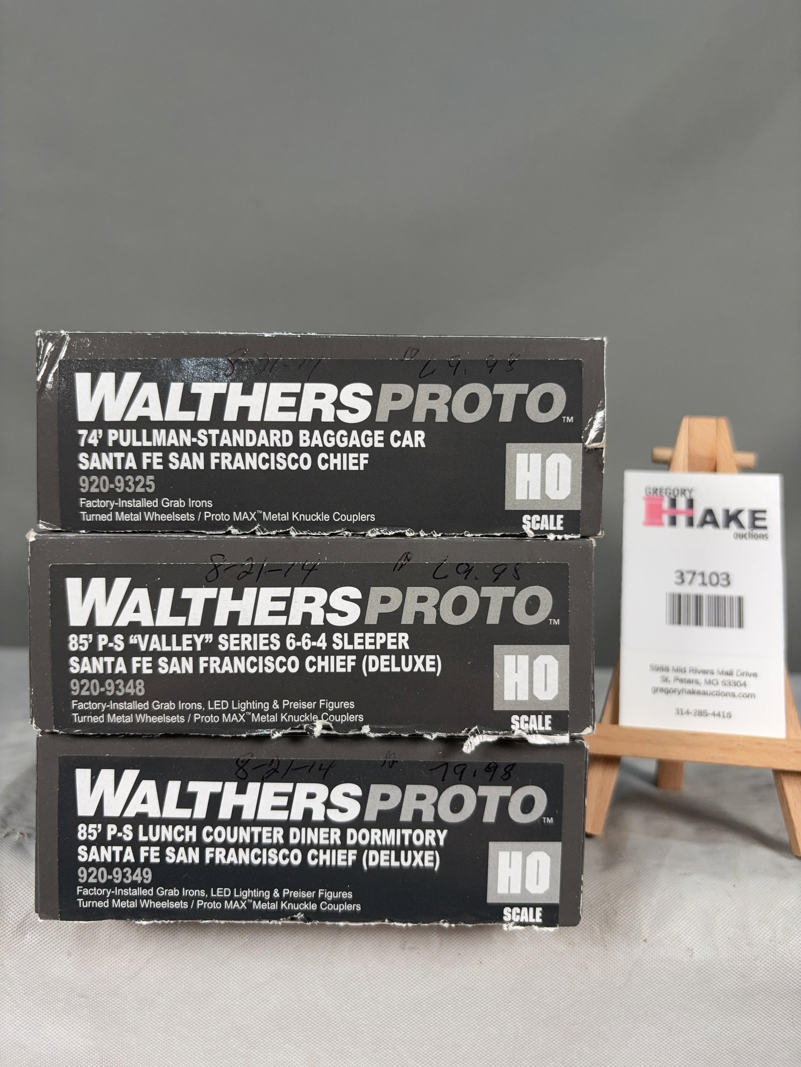 3 Walthers Proto Santa Fe Baggage, Sleeper, Dormitory Cars w/OB: 3 Walthers Proto Santa Fe Pullman Baggage 920-9325, "Valley" Series Sleeper 920-9348, Lunch Counter Diner Dormitory 920-9349 Cars w/OB, C9. � Size 14x5x5