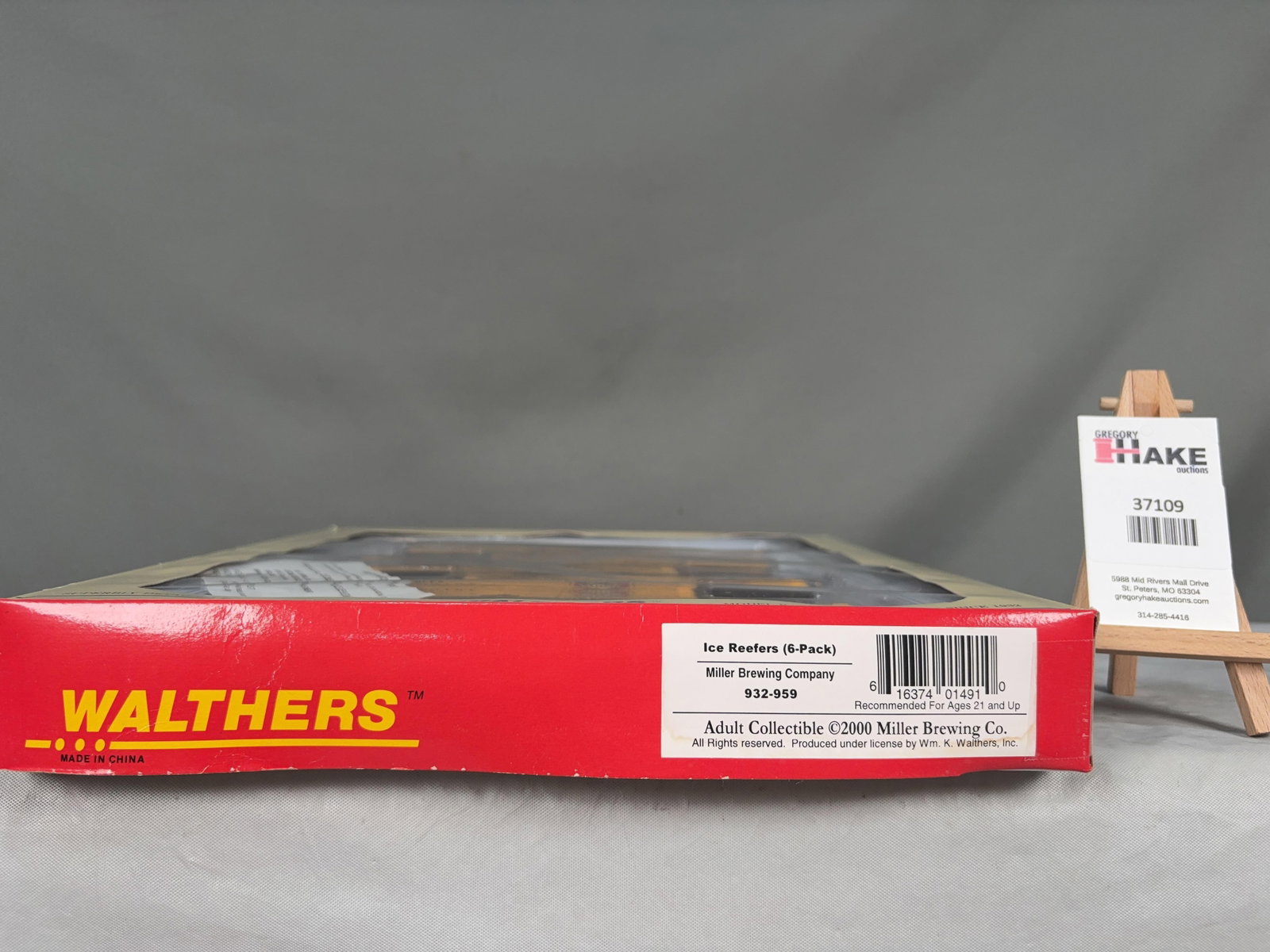 Walthers Ice Reefers 6-Pack Miller Brewing Company Collectible 932-959: Walthers Ice Reefers 6-Pack Miller Brewing Company Collectible 932-959, C9. � Size 14x12x2