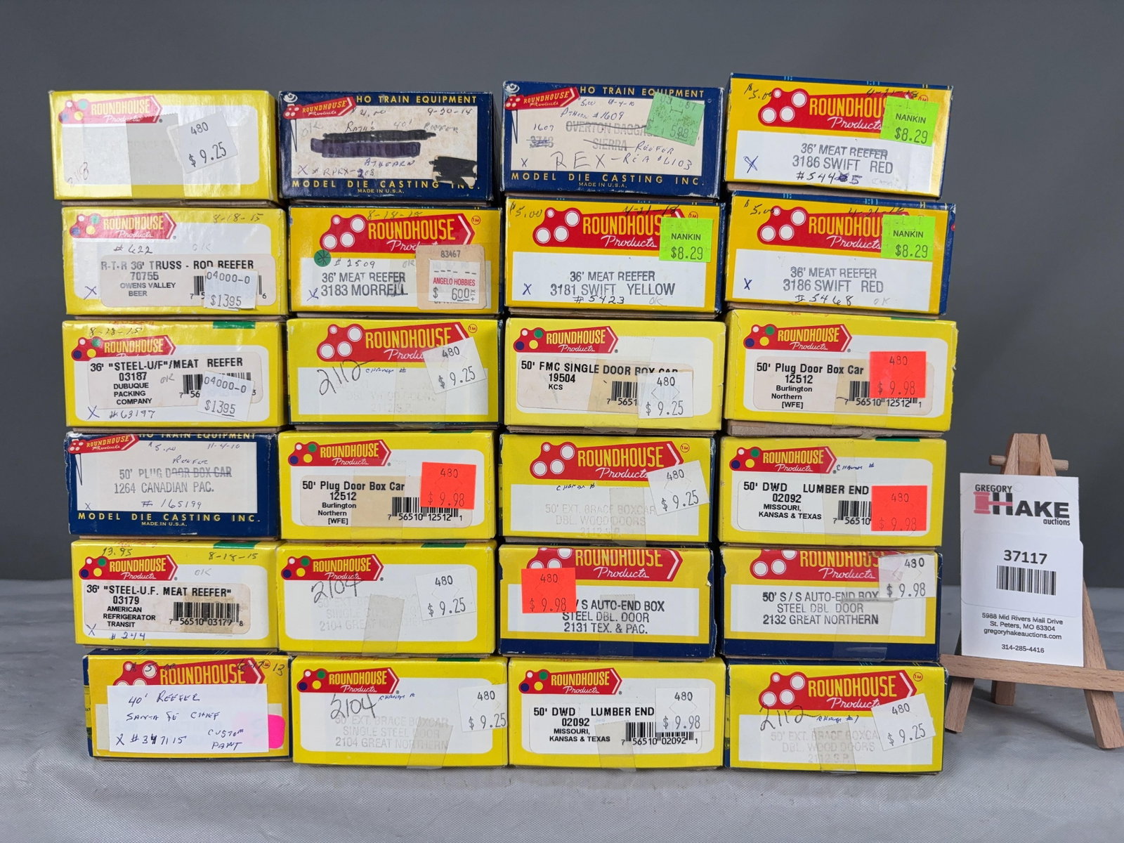 24 Roundhouse Freight Cars w/OB.�: 24 Roundhouse Freight Cars w/OB.� Please see Photos for details. � Size 9x13x10