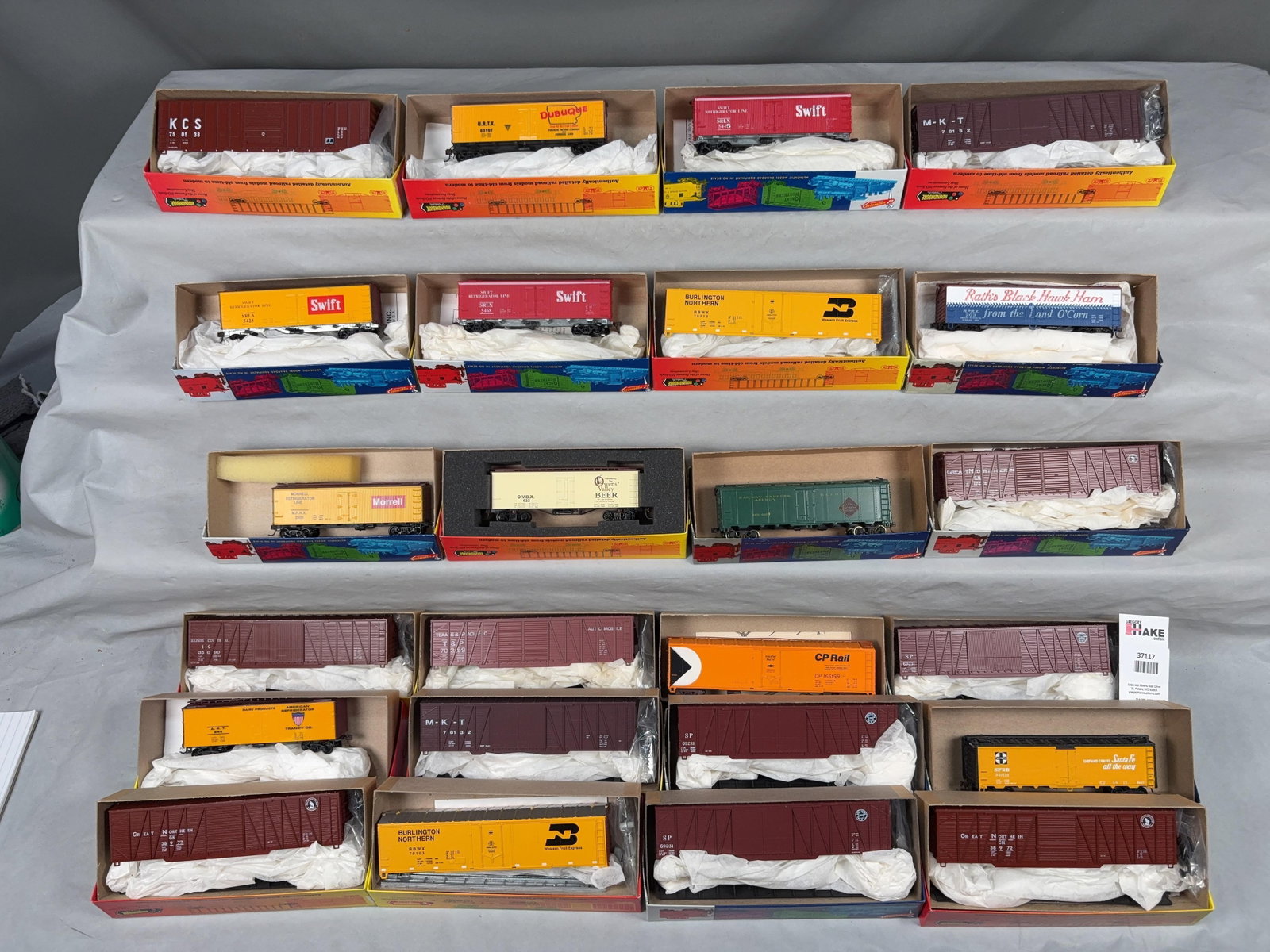 24 Roundhouse Freight Cars w/OB.� - 2
