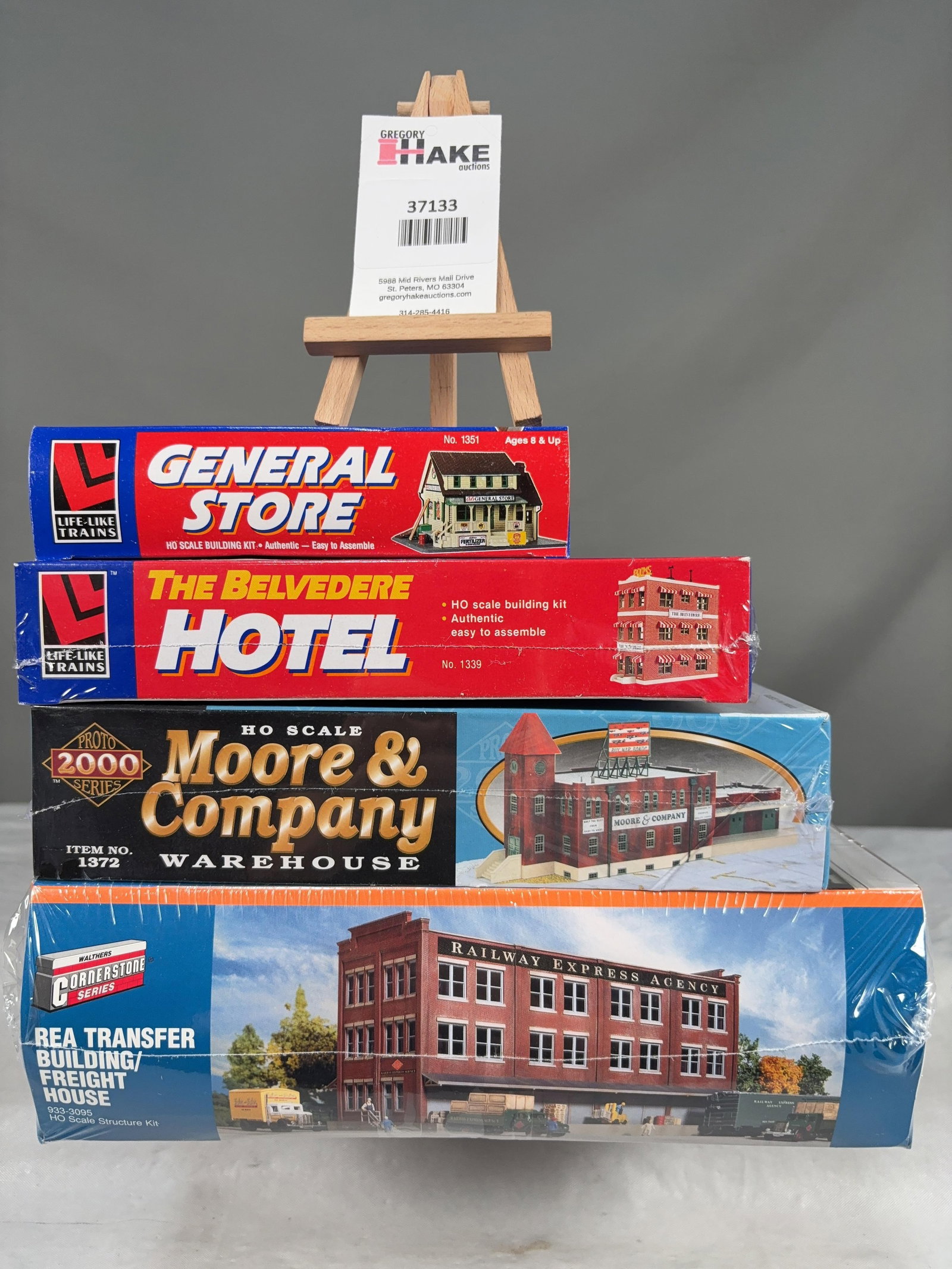 Proto 2000 Series, Life-Like Trains & Walthers Cornerstone Series Building Structure Kits w/OB: Proto 2000 Series Moore & Company Warehouse, Life-Like Trains General Store & The Belvedere Hotel, Walthers Cornerstone Series REA Transfer Building/Freight House Structure Kits w/OB, C9. � Siz