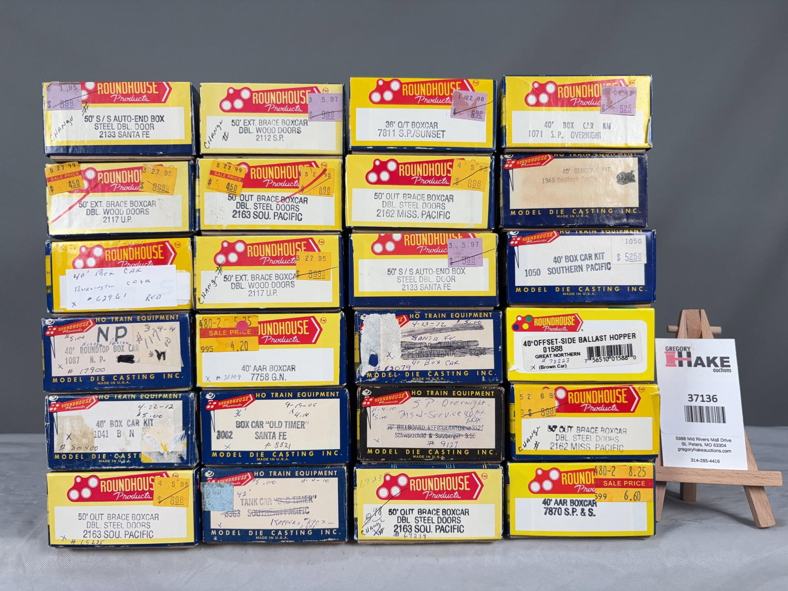 24 Roundhouse Freight Cars w/OB.�: � 24 Roundhouse Freight Cars w/OB. Please see Photos for details. � Size 9x13x10