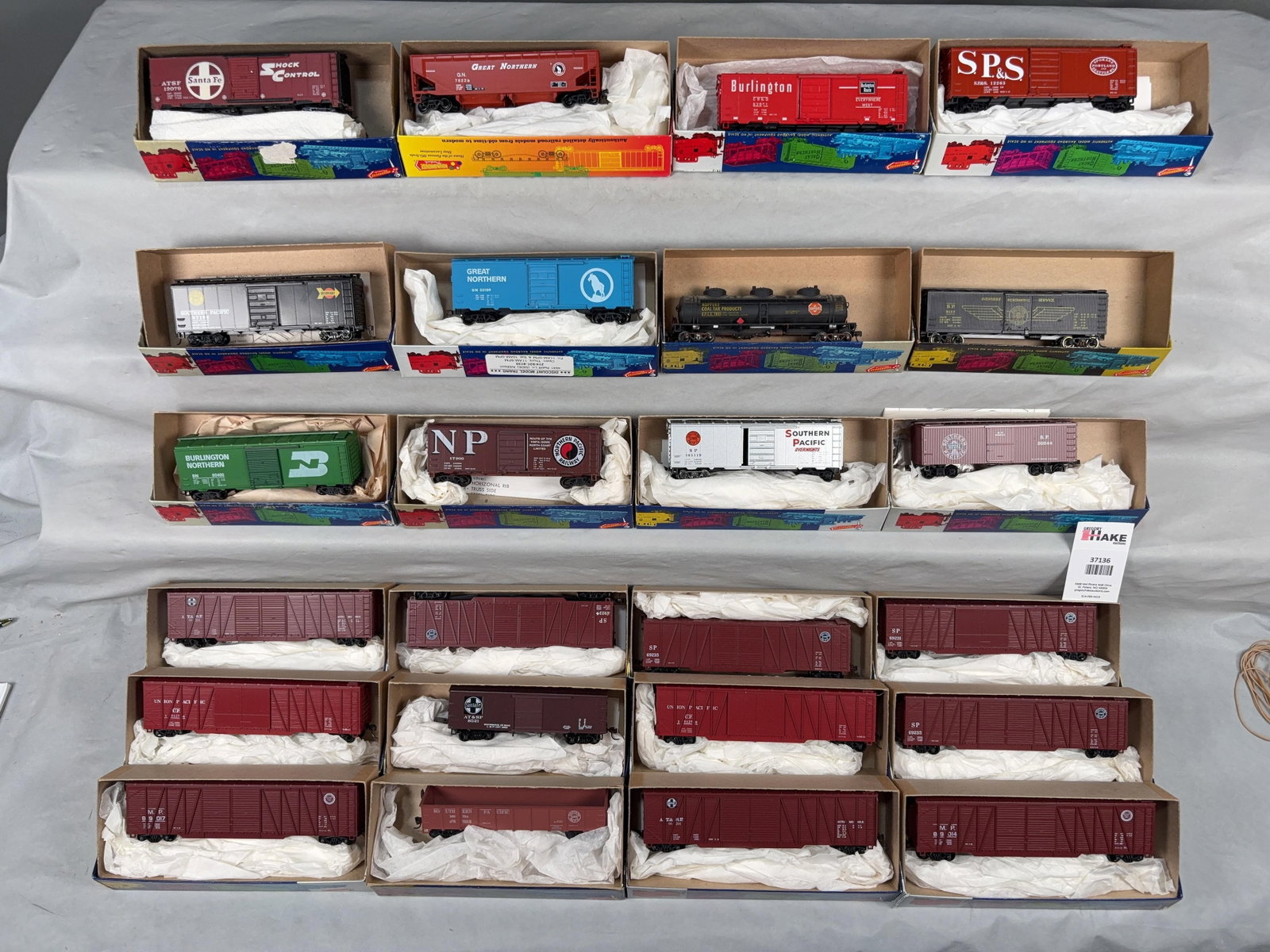 24 Roundhouse Freight Cars w/OB.� - 2