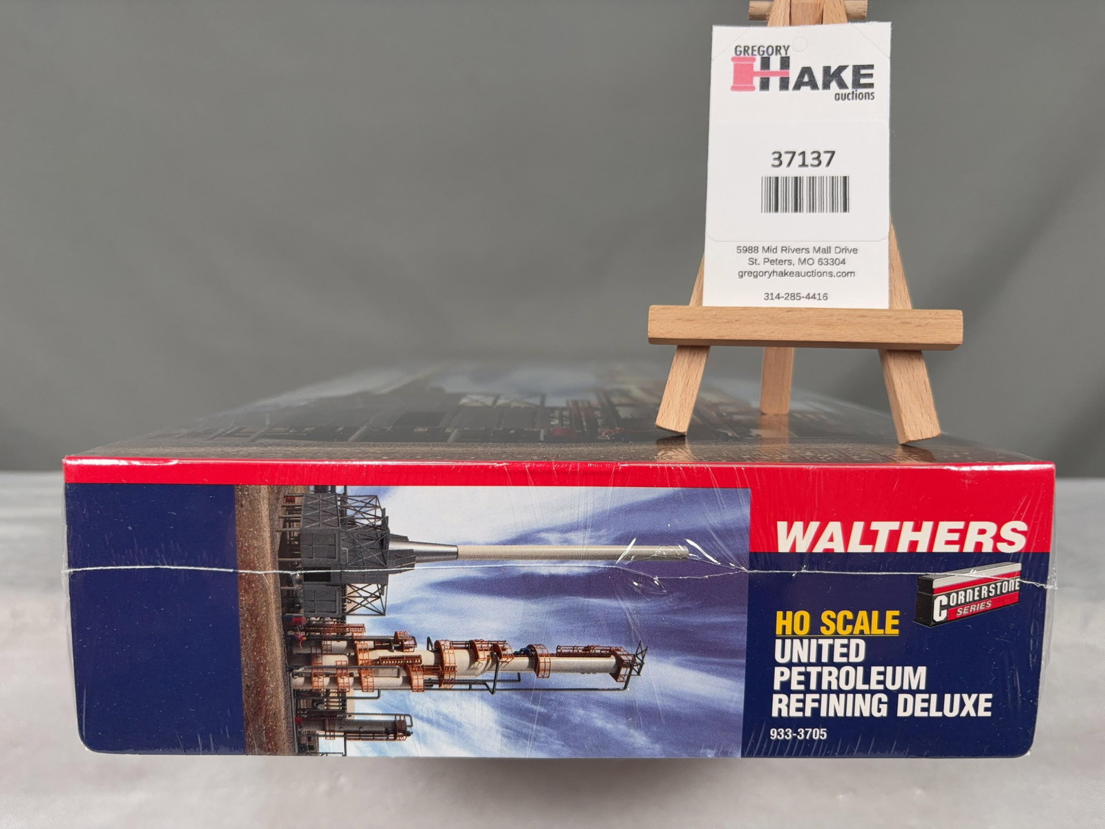 Walthers Cornerstone Series Building Structure Kit w/OB United Petroleum Refining Deluxe 933-3705: Walthers Cornerstone Series Building Structure Kit w/OB United Petroleum Refining Deluxe 933-3705, C9. � Size 18x9x3