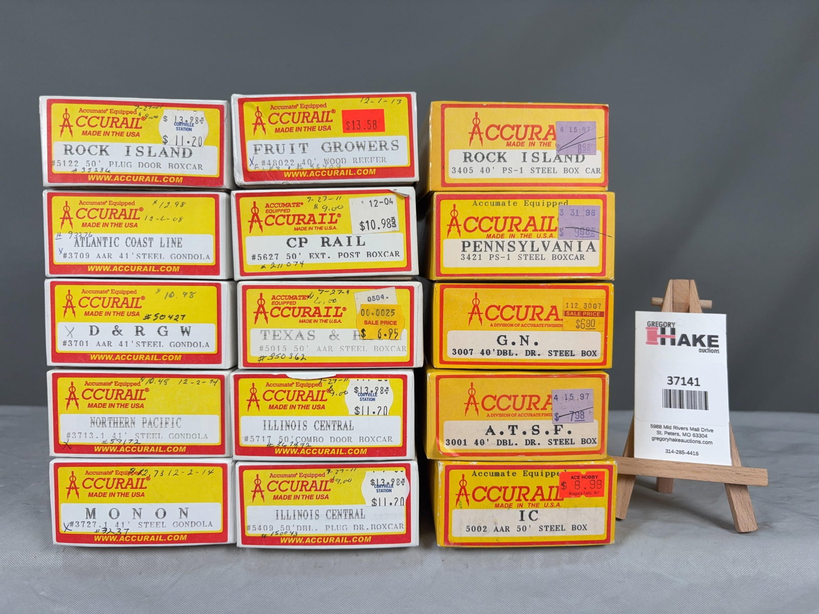 15 Accurail Freight Cars w/OB.: 15 Accurail Freight Cars w/OB. Please see Photos for details. � Size 9x8x10