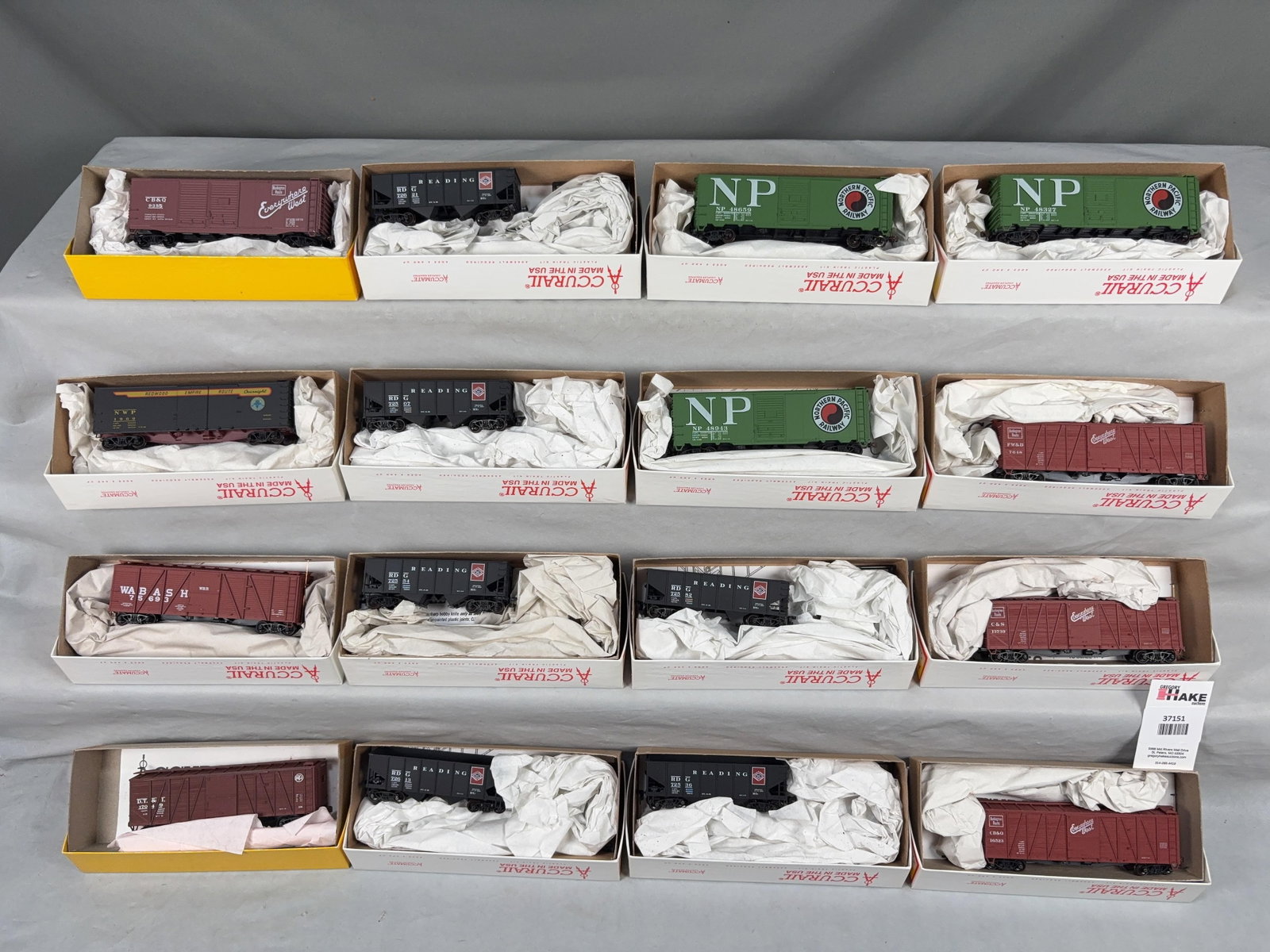 16 Accurail Freight Cars w/OB. - 2