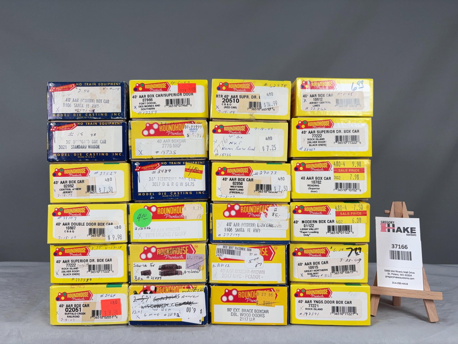 24 Roundhouse Freight Cars w/OB.�: 24 Roundhouse Freight Cars w/OB.� Please see Photos for details. � Size 9x13x10