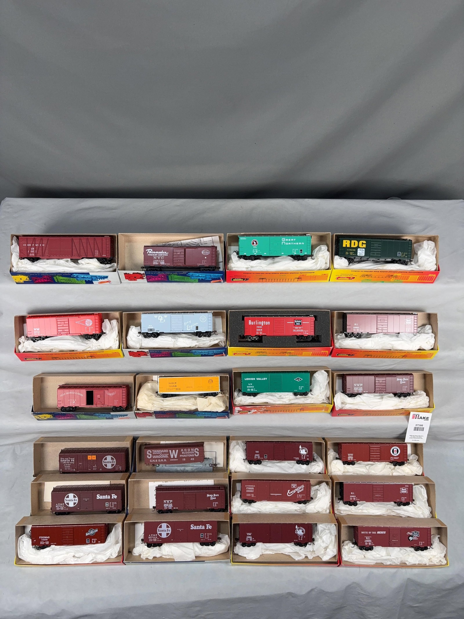 24 Roundhouse Freight Cars w/OB.� - 2