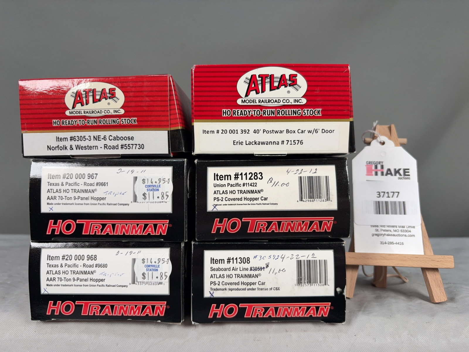 6 Atlas Freight Cars w/OB: 6 Atlas Freight Cars w/OB.� Please see Photos for details. � Size 11x8x6