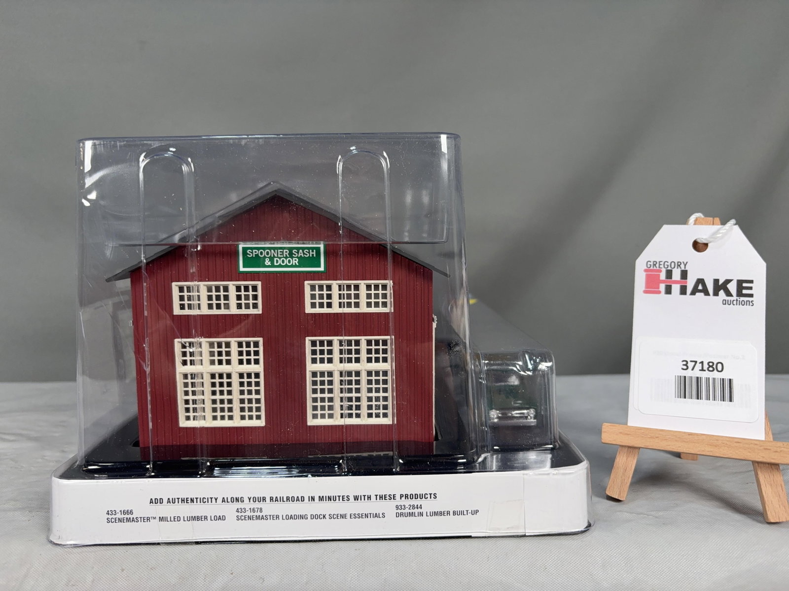 Walthers Cornerstone Series Built-Ups Spooner Sash & Door Company 933-2847 in Original Packaging - 2