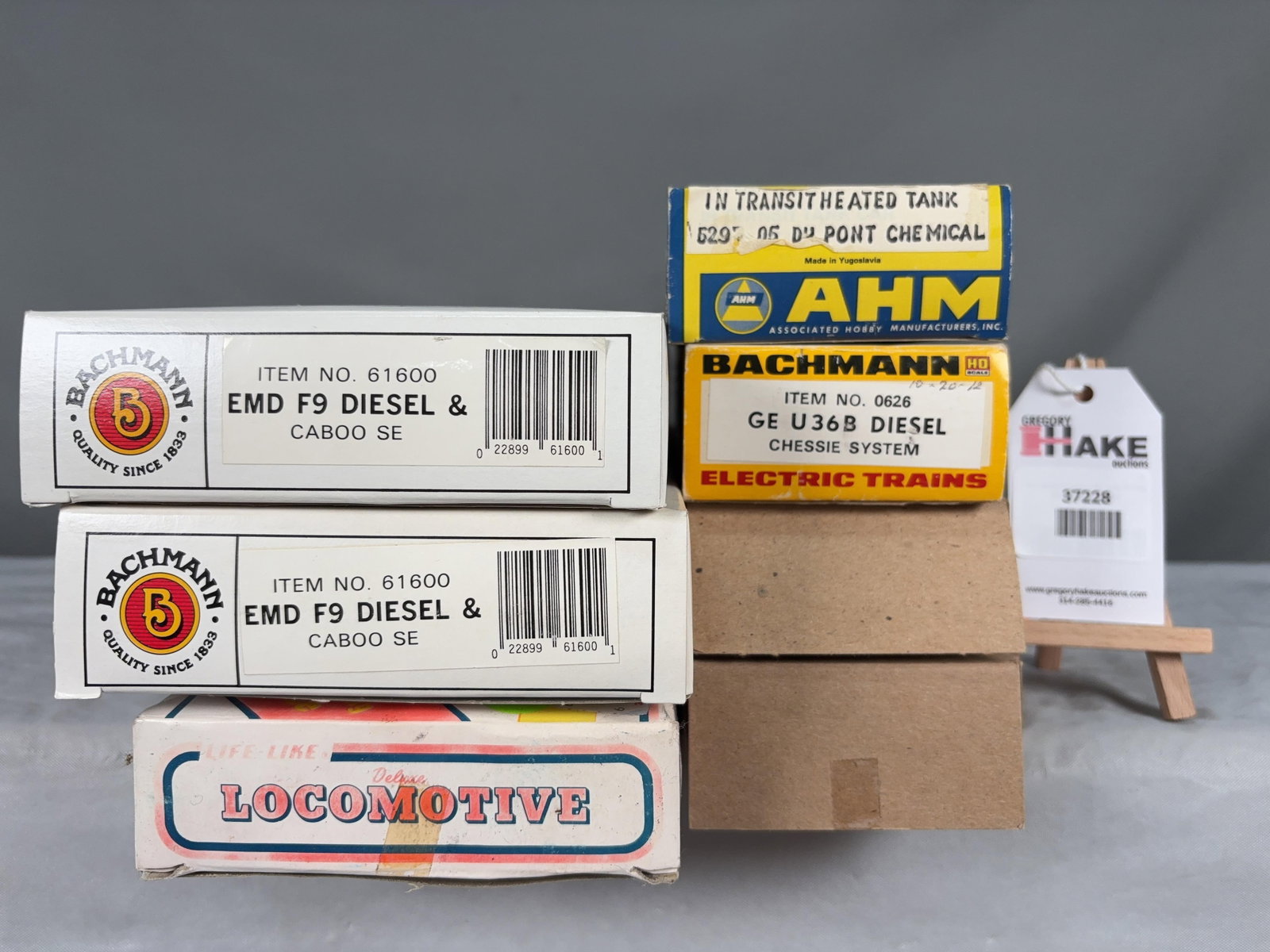 7 Miscellaneous Bachmann, Life-Like, AHM Locomotives/Caboose Sets w/OB: 7 Miscellaneous Bachmann, Life-Like, AHM Locomotives/Caboose Sets w/OB.�Please see photos for details. � Size 18x10x7