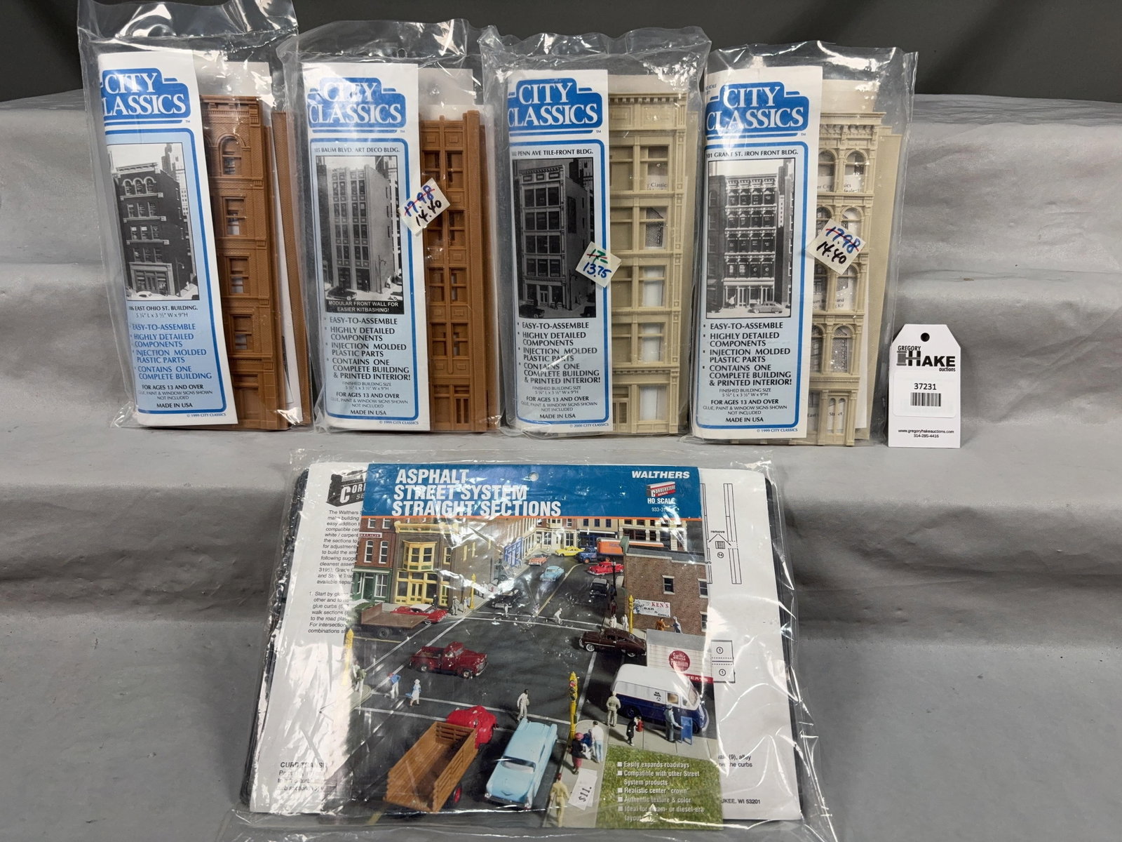 5 Walthers Cornerstone Series Building Structure Kits City Classics Buildings, Asphalt Street System: 5 Walthers Cornerstone Series Building Structure Kits City Classics Buildings, Asphalt Street System.�Please see photos for details, C9. � Size 16x12x2