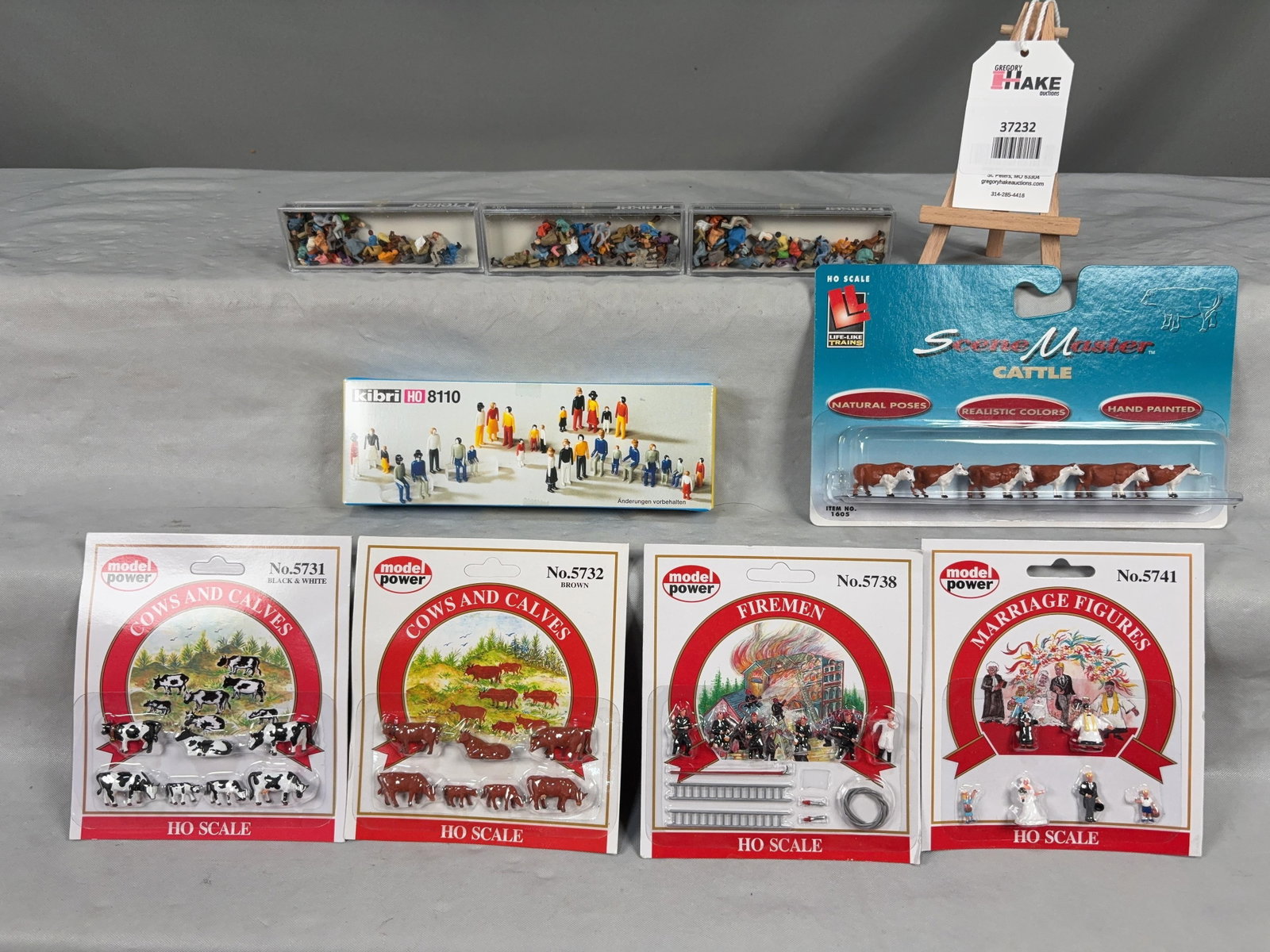 9 Packages Model Power, Life-Like Miniature People and Cows: 9 Packages Model Power, Life-Like Miniature People and Cows.�Please see photos for details, C9. � Size 13x6x2