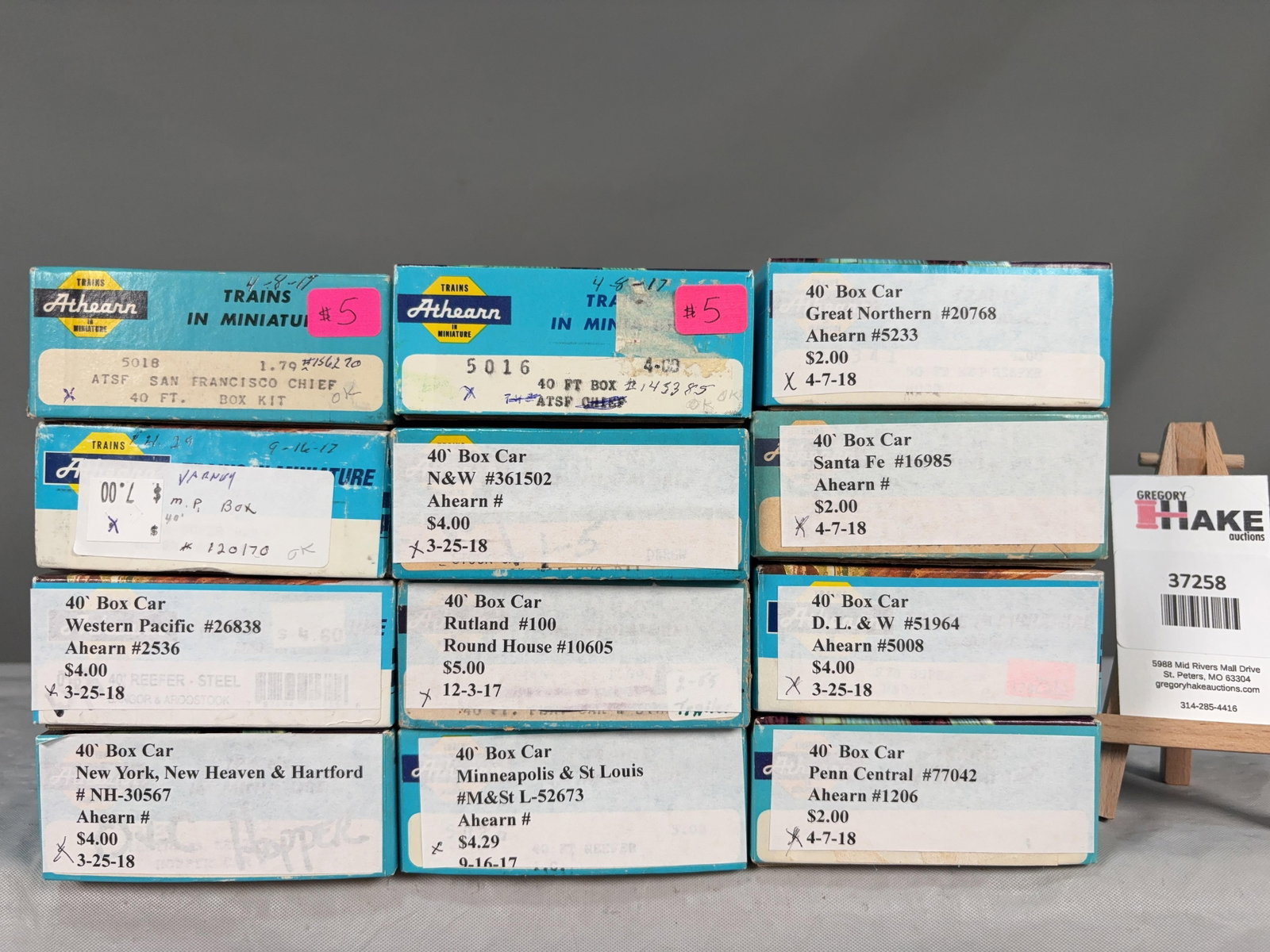 12 Athearn Freight Cars w/OB: 12 Athearn Freight Cars w/OB.�Please see photos for details. � Size 8x12x7