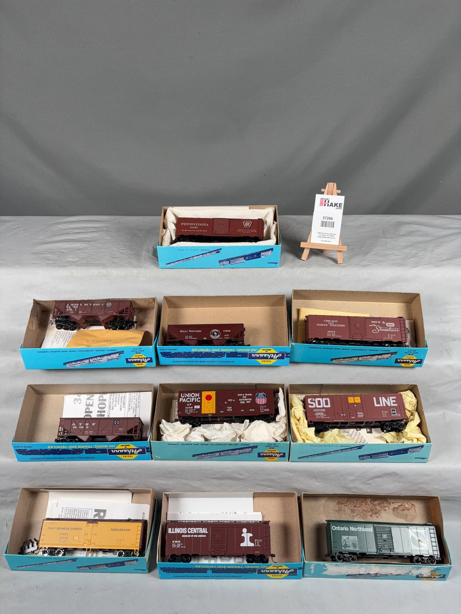 10�Athearn Freight Cars w/OB.�Please see photos for details. (1 of 2)