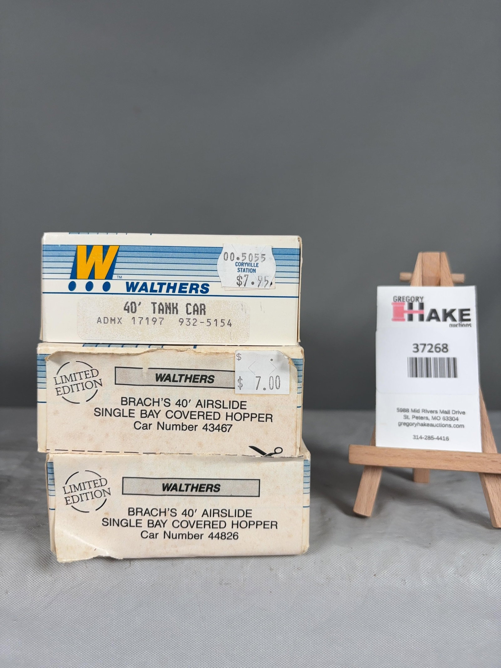 3 Walthers Hoppers & Tank Car w/OB 43467, 44826, 932-5154: 3 Walthers Hoppers & Tank Car w/OB 43467, 44826, 932-5154, C9. � Size 13x4x5