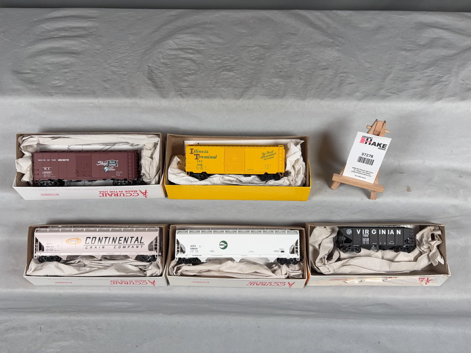 5 Accurail Freight Cars w/OB - 2
