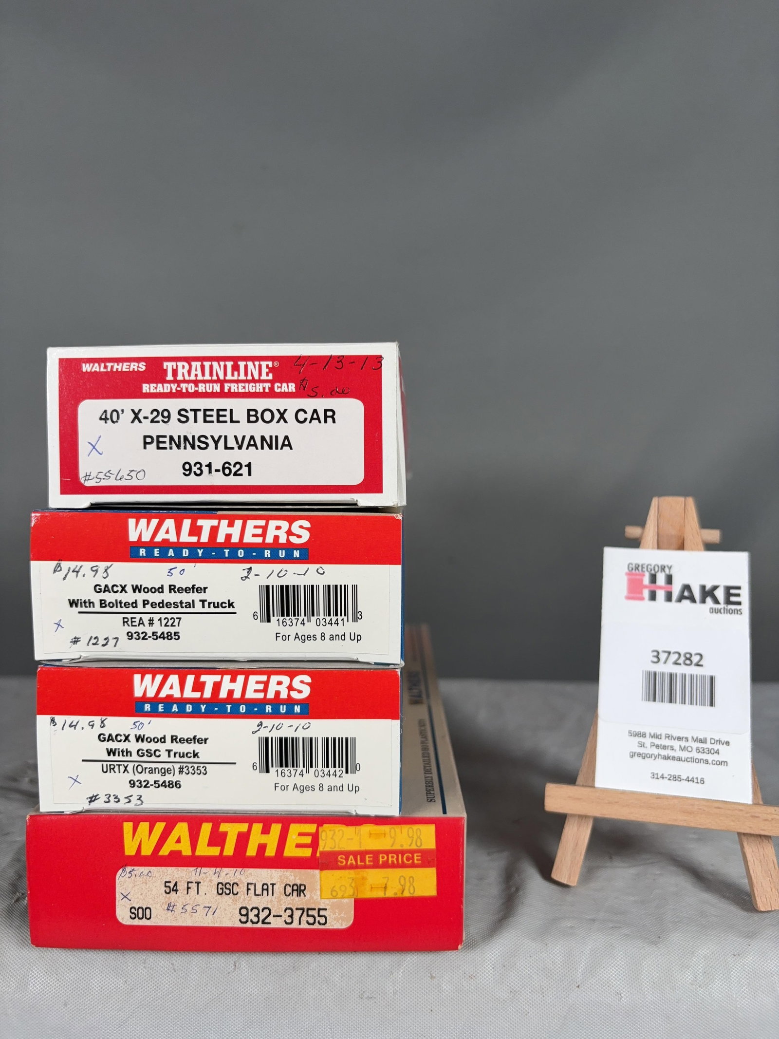 4 Walthers Freight Cars w/OB: 4 Walthers Freight Cars w/OB. Please see photos for details. � Size 11x5x7
