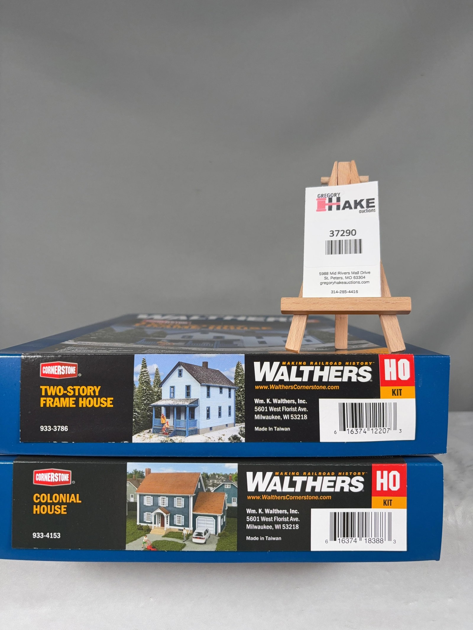 2 Walthers Cornerstone House Building Kits w/OB: 2 Walthers Cornerstone House Building Kits w/OB. Two-Story Frame House 933-3786, Colonial House 933-4153, C9. � Size 15x11x5