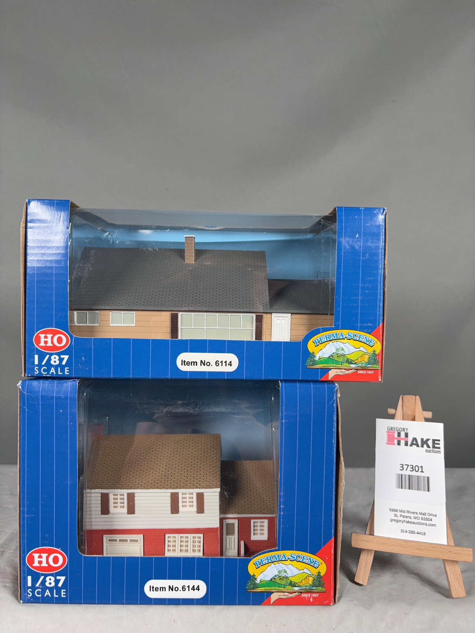 2 IMEX Houses w/OB Split Level House & Levittown Jubilee House - 2