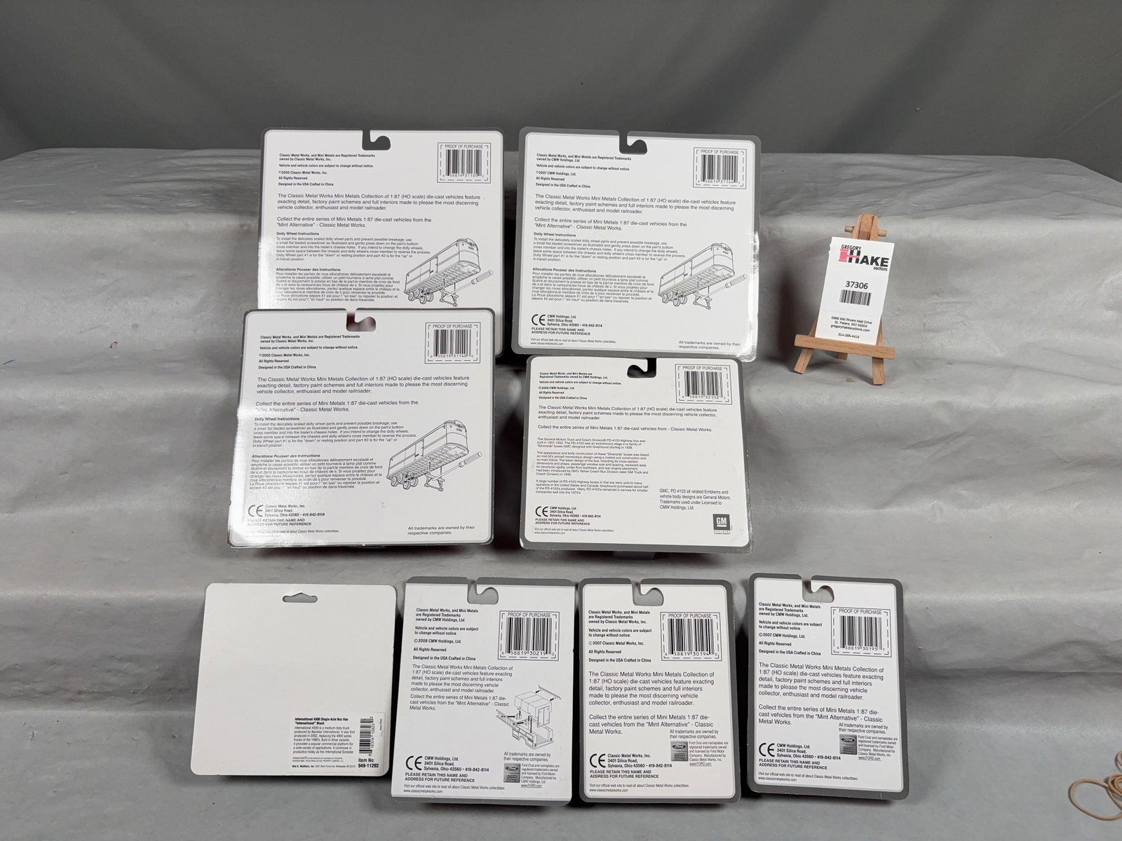 8 Mini Metals & Scene Master Trucks, Bus, Vehicles in original packaging. - 2