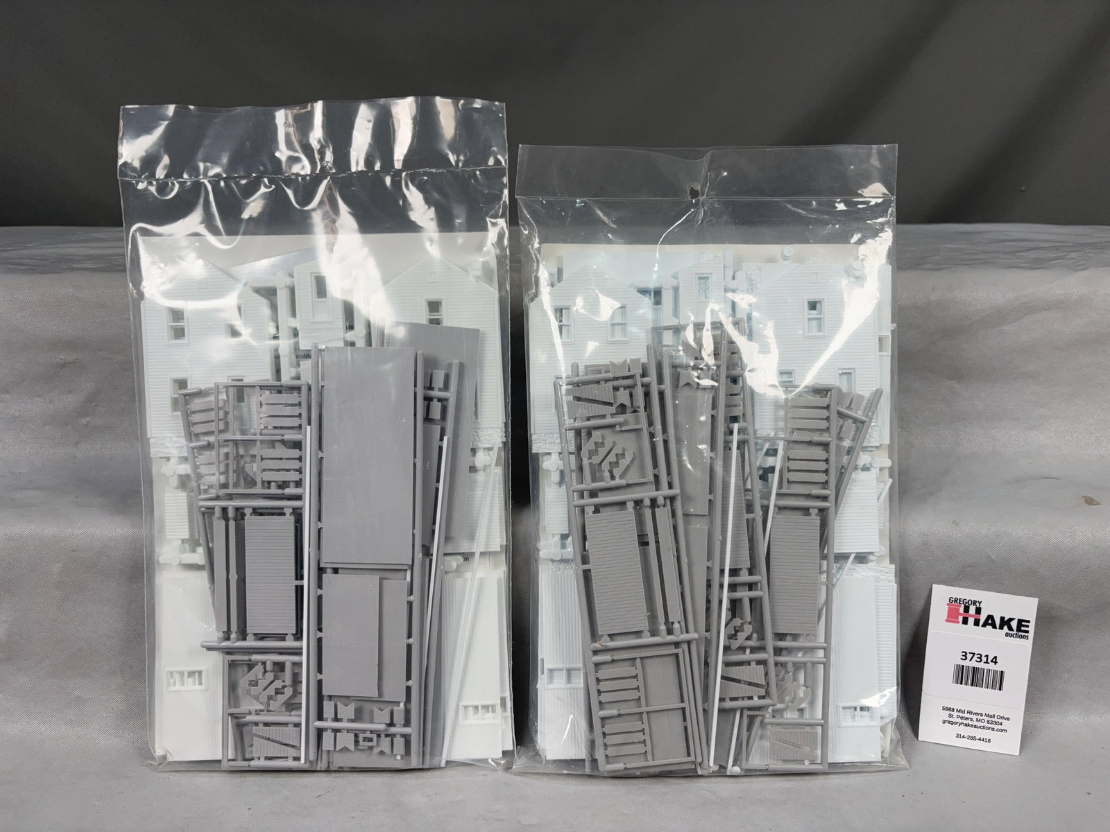 2 City Classics Model House Kits in original packaging - 2