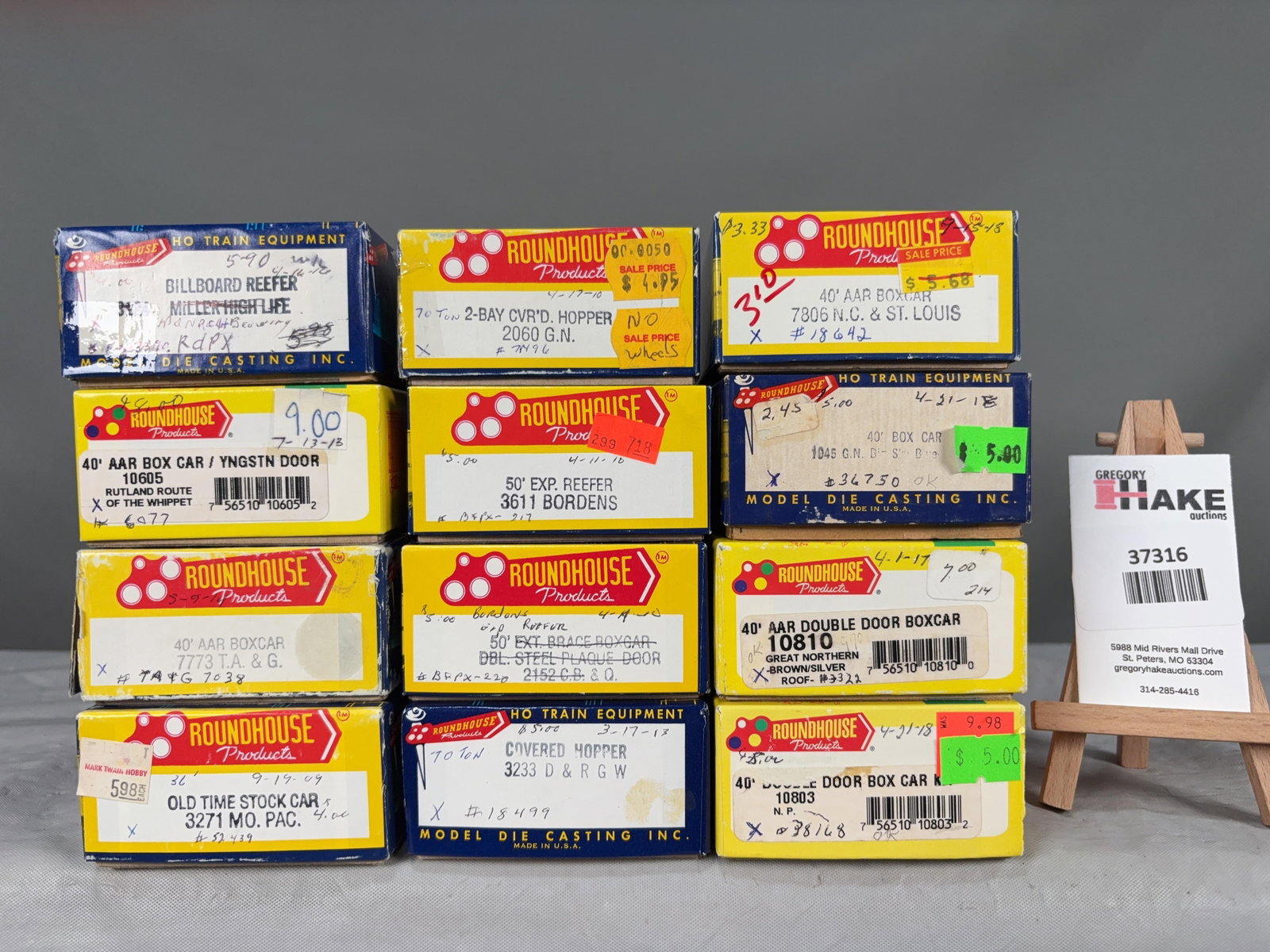 12 Roundhouse Freight Cars w/OB (1 of 2)