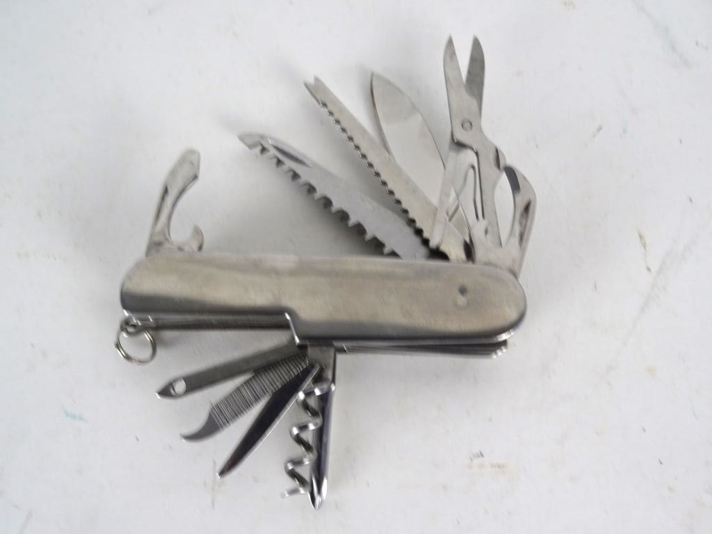 Large Stainless Steel Swiss Army Knife: Large Stainless Steel Swiss Army Knife