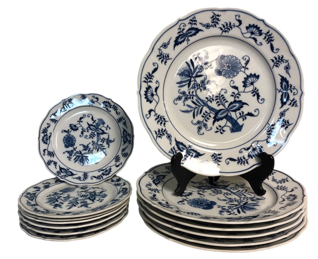 Blue Danube Plates: Collection 13 Blue Danube Plates 7 bread plates, 6 dinner plates Dimensions: Bread plates 6.5 inches, Dinner Plates 10.25 inches. Condition: Fine. Please feel free to ask for a condition report. Expa