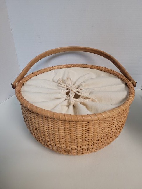Large Vintage Signed Nantucket Basket: Large Vintage Nantucket basket signed Don Craven 1978. Dimensions: by inches Condition: Very Good. Please feel free to ask for a condition report. Expand photos to see additional details. Please use t