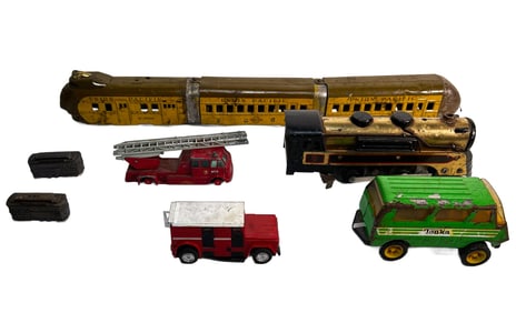 Lot of 9 Vintage Lionel Train Cars and Miscellaneous Vehicles