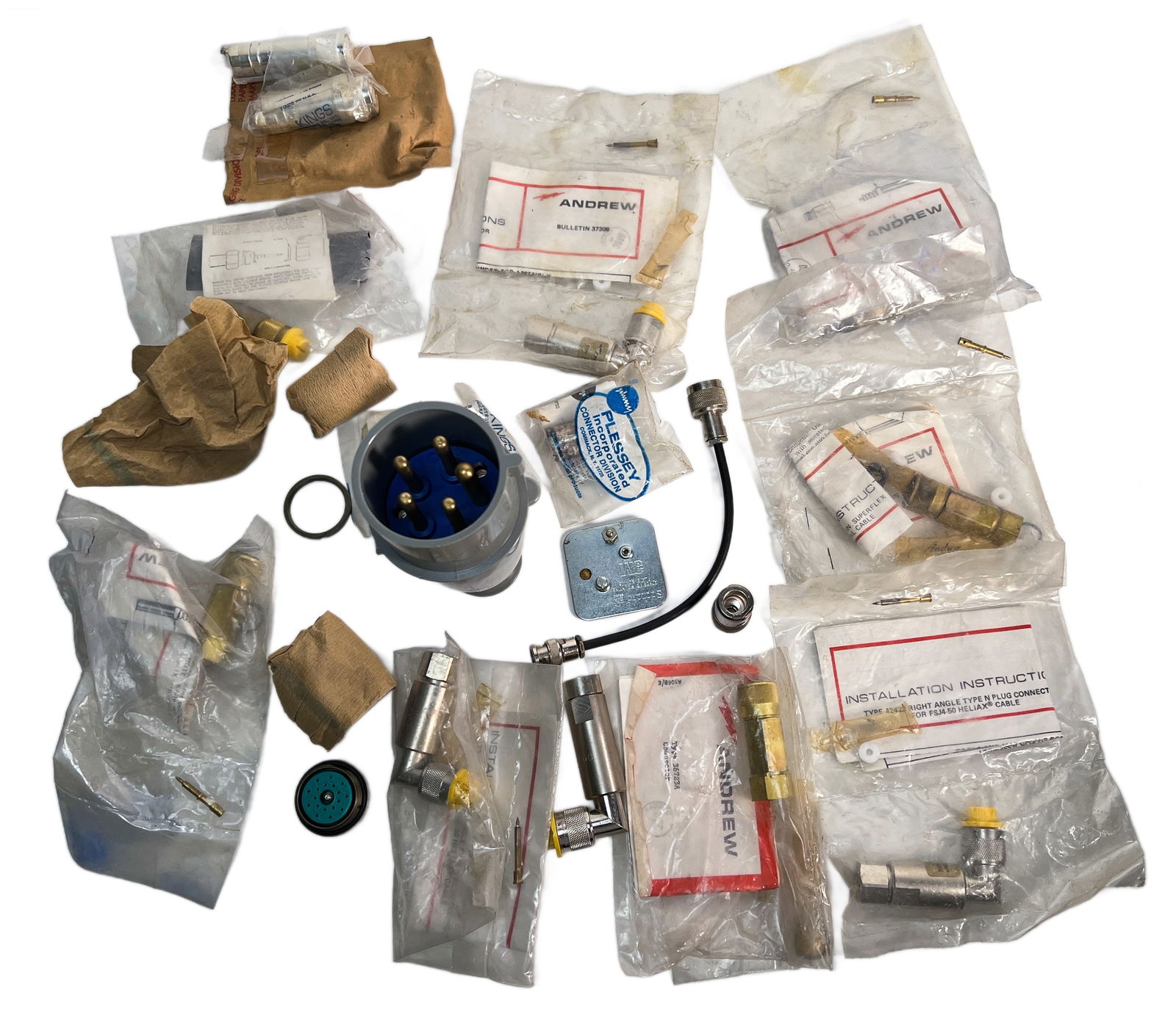 Box Lot of Electrical Connectors and Plugs (1 of 3)