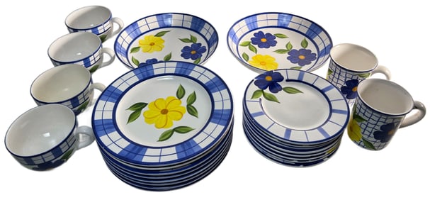 A Step Beyond Plate and Dish Set with Flower Design