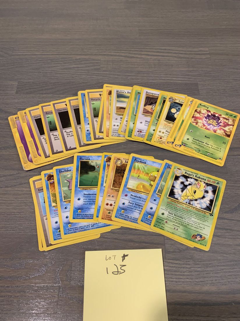 Mixed lot of vintage Pokemon cards (1 of 2)