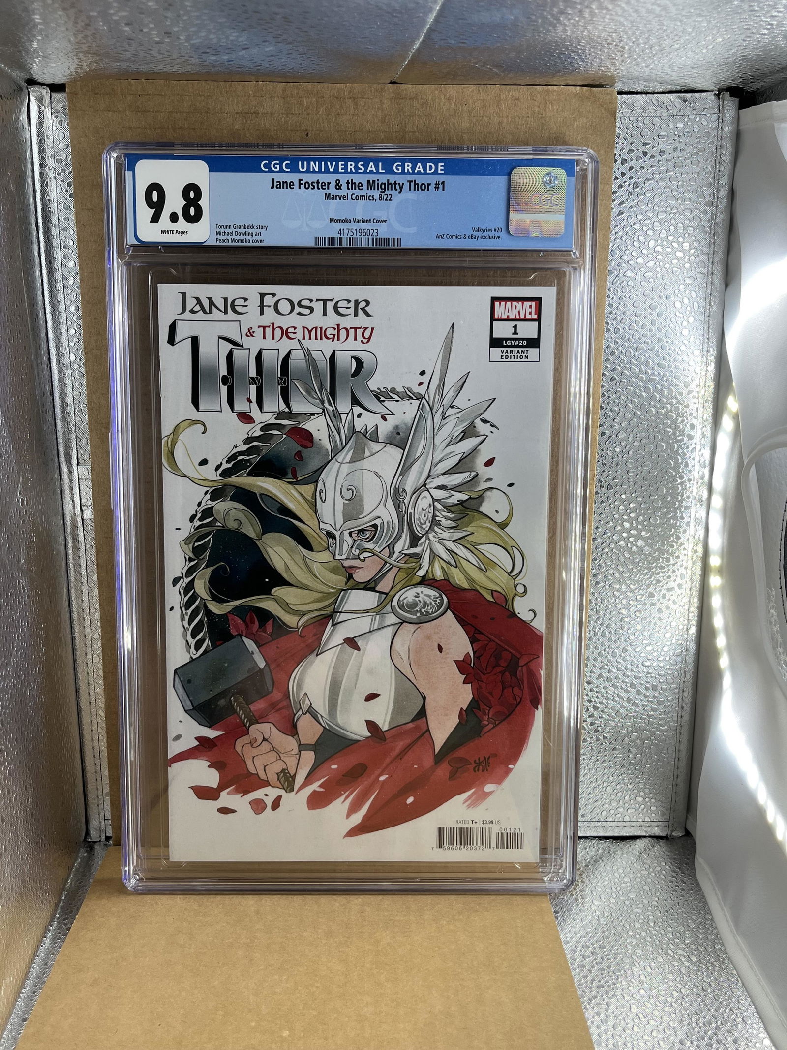 Jane Foster Mighty Thor Peach Momoko Variant Cover CGC 9.8 (1 of 2)