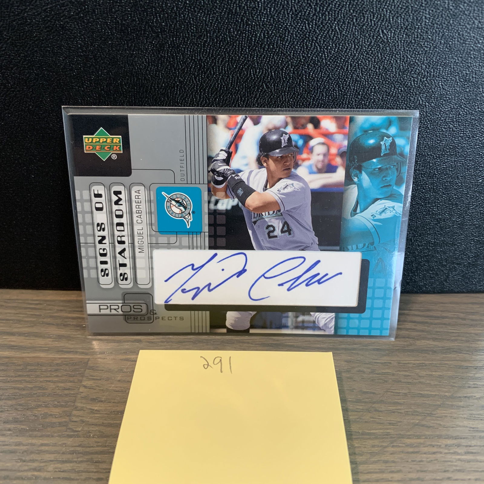 Miguel Cabrera auto Baseball card (1 of 2)
