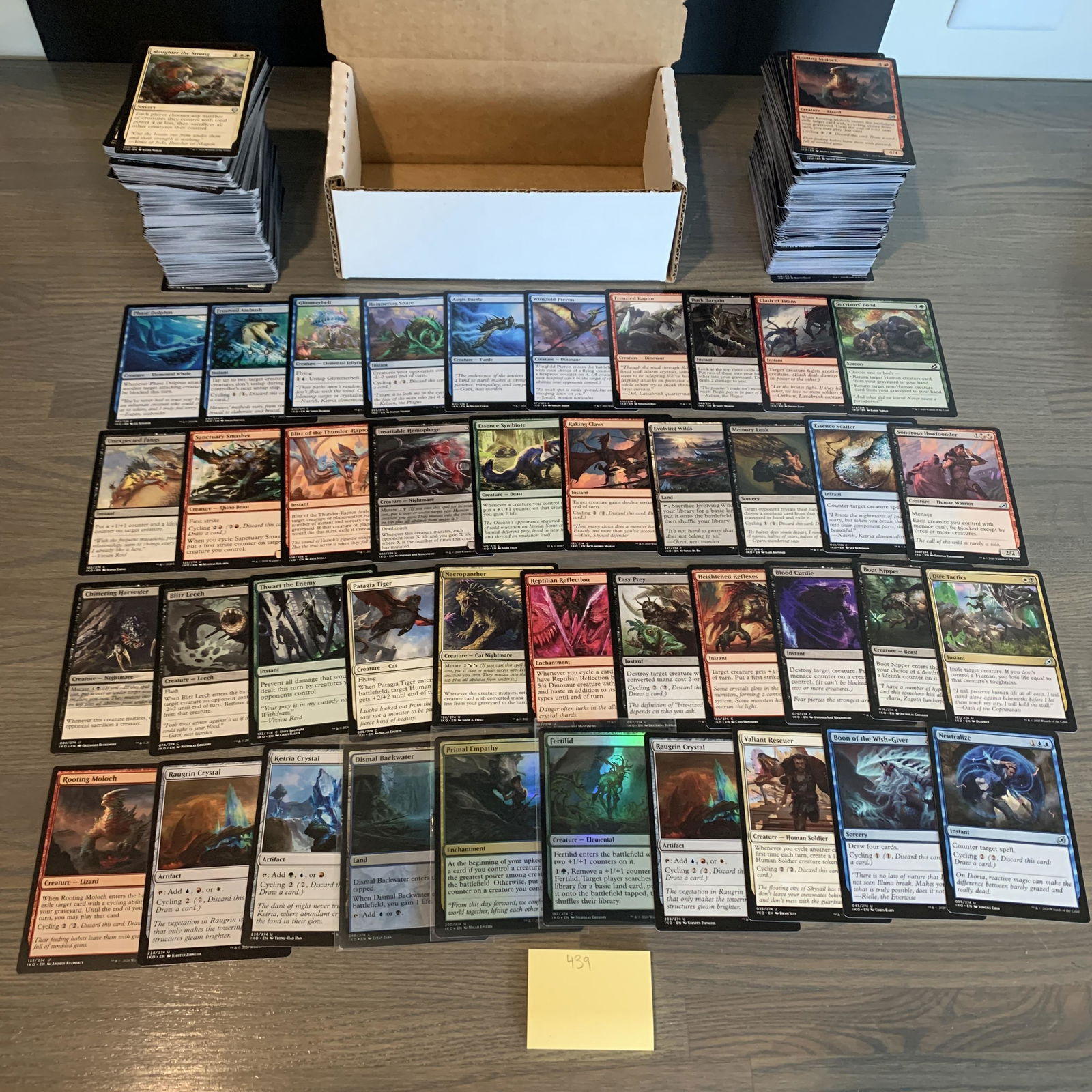 Box of Mixed Magic the Gathering cards (1 of 5)