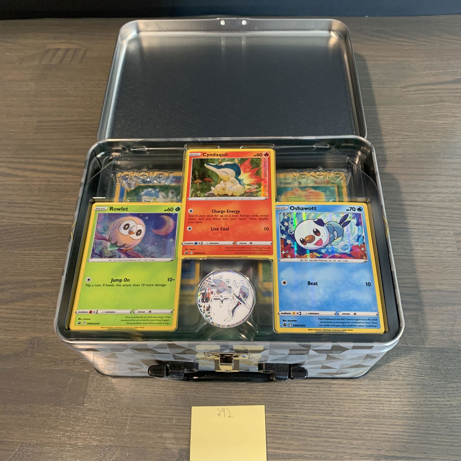 Pokemon Lunch Box and cards (1 of 3)