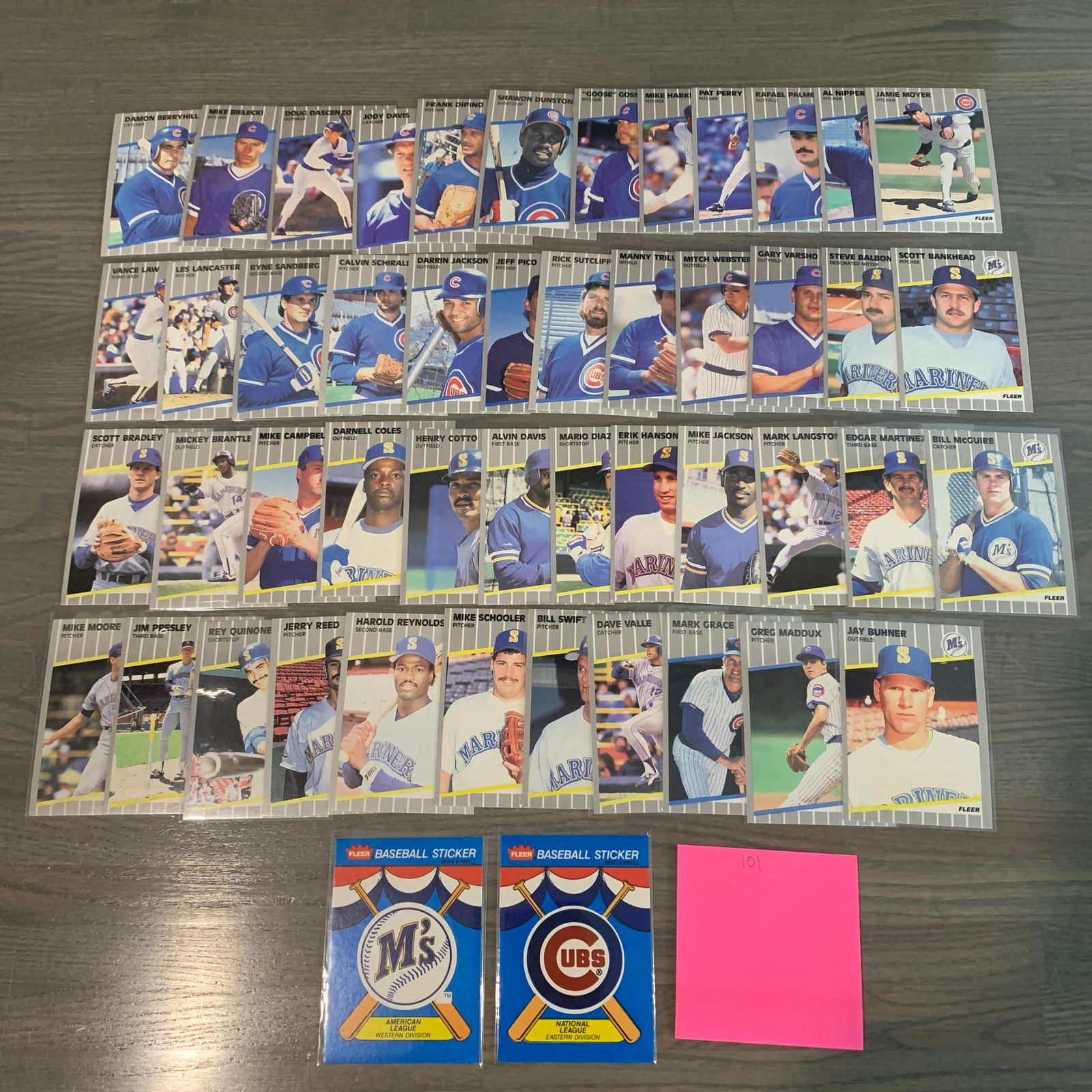 Fleer 89' Mariners and Cubs Baseball cards (1 of 5)