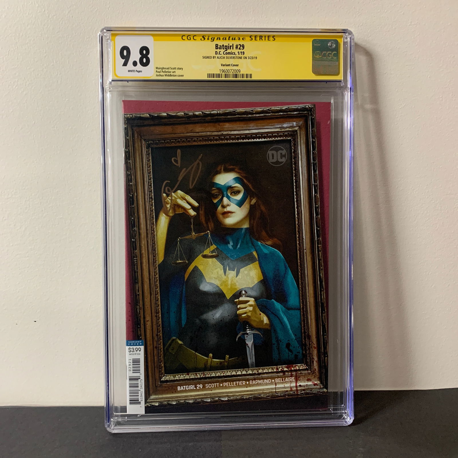 Batgirl #29 Variant CGC 9.8 Signed Alicia Silverstone (1 of 4)