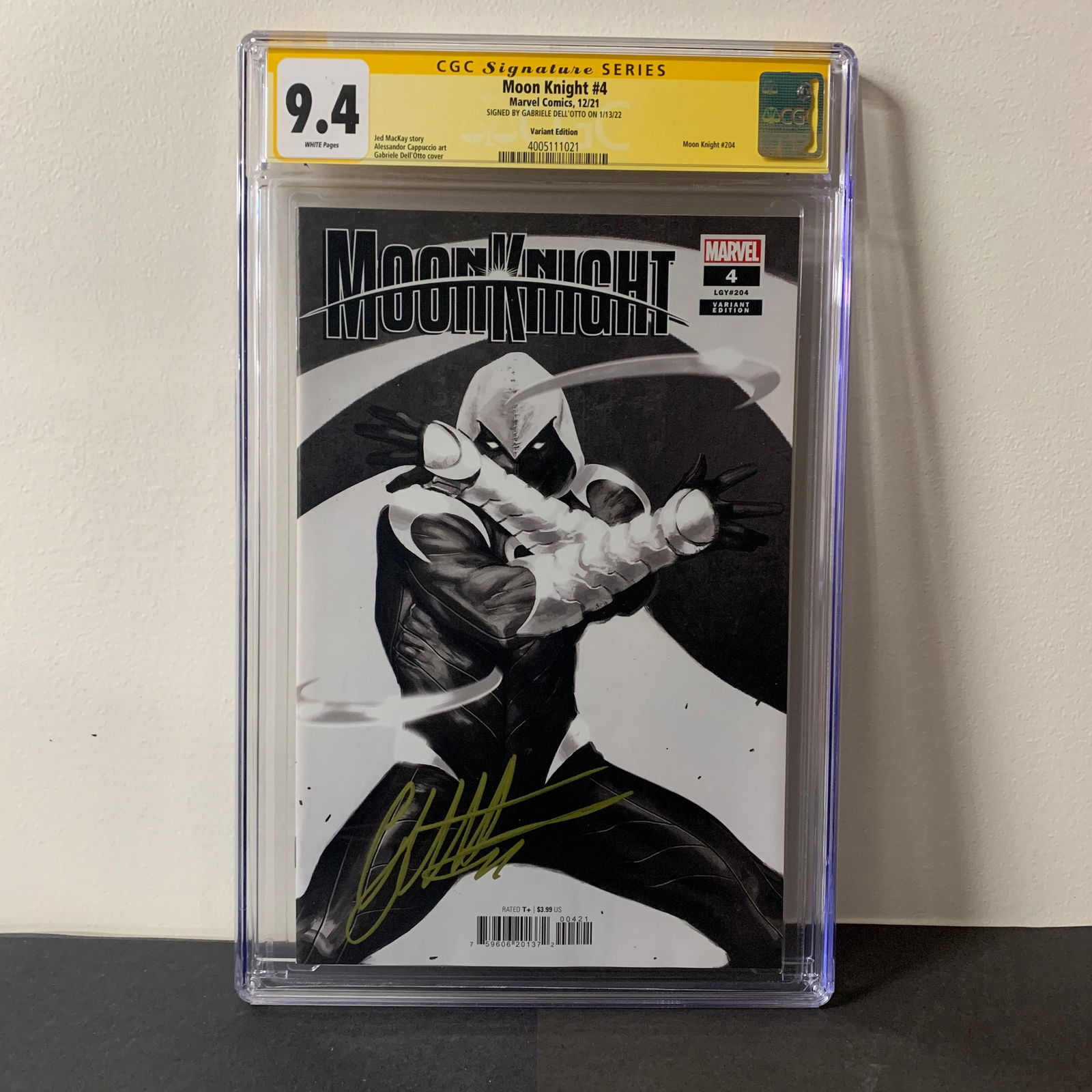 Moon Knight #4 1:25 RI CGC 9.4 Signed Gabrielle Dell' Otto (1 of 4)